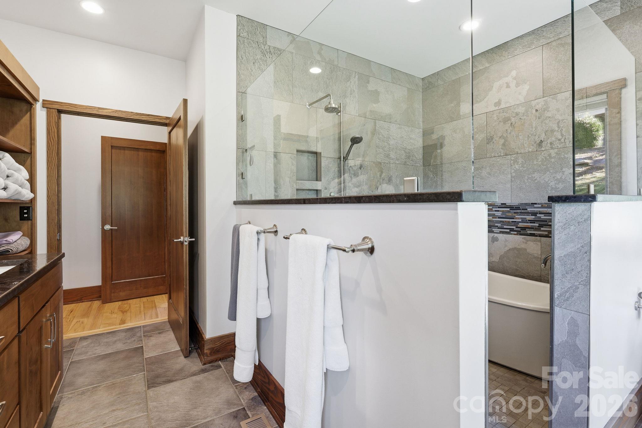 Single Family Residence at 10 Rock Cliff Way, Hendersonville, photo 23 of 48