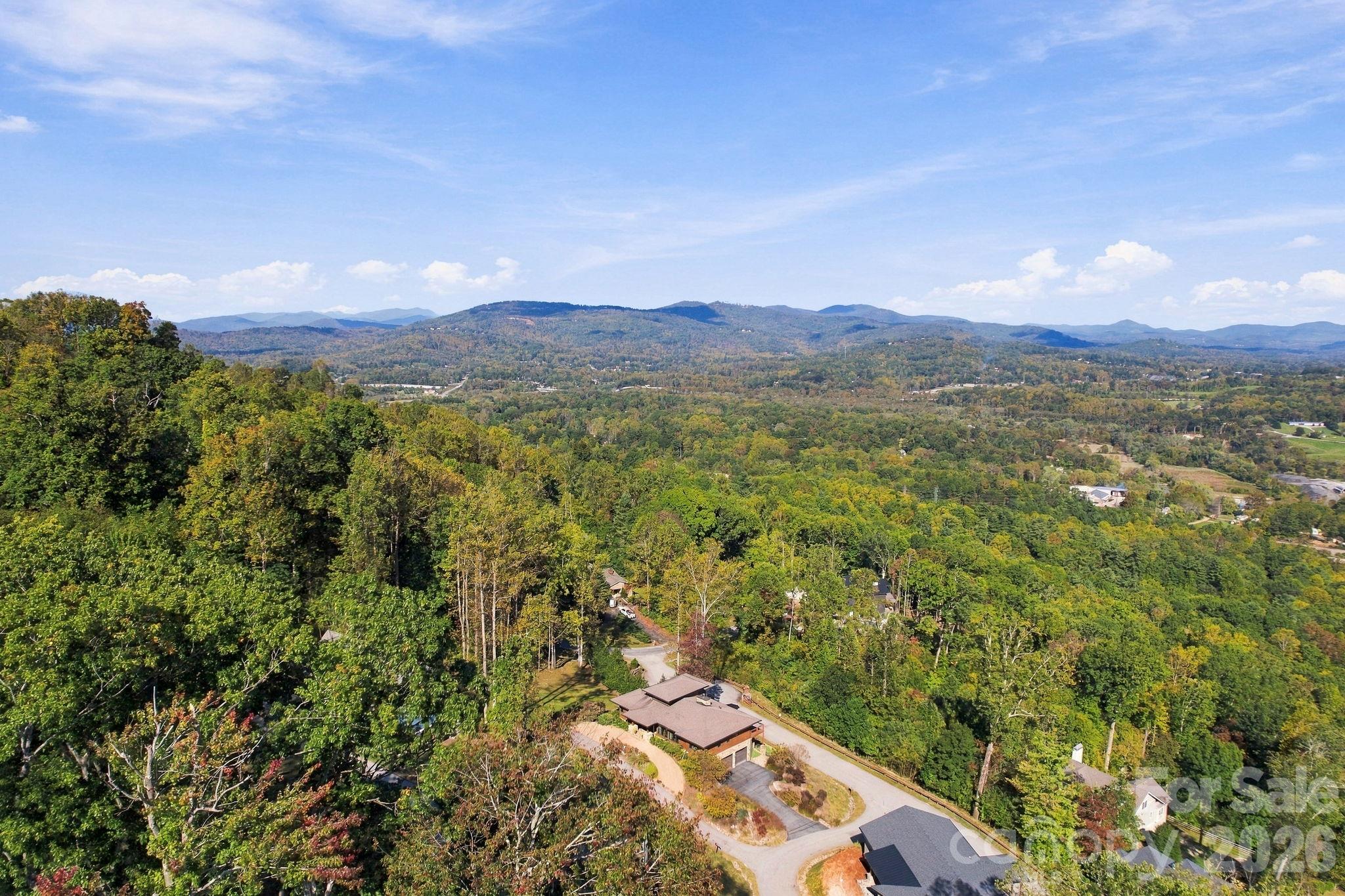 Single Family Residence at 10 Rock Cliff Way, Hendersonville, photo 33 of 48