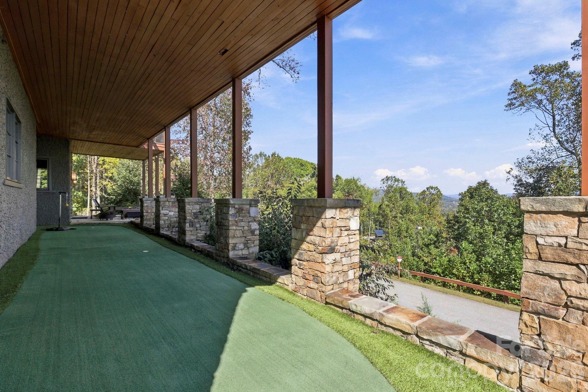Single Family Residence at 10 Rock Cliff Way, Hendersonville, photo 40 of 48