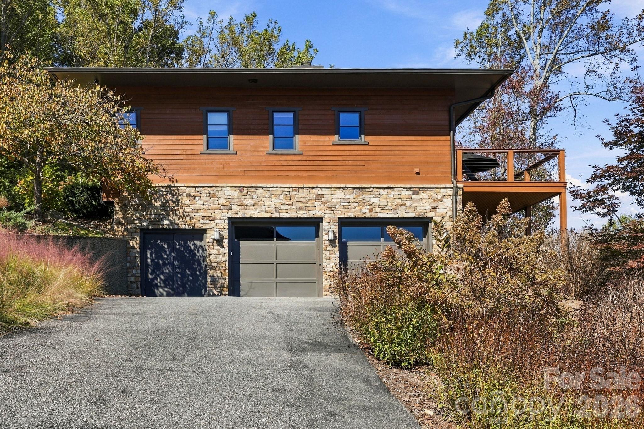 Single Family Residence at 10 Rock Cliff Way, Hendersonville, photo 42 of 48