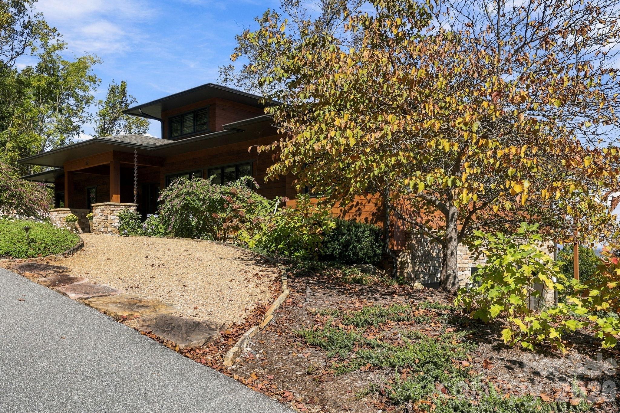 Single Family Residence at 10 Rock Cliff Way, Hendersonville, photo 43 of 48