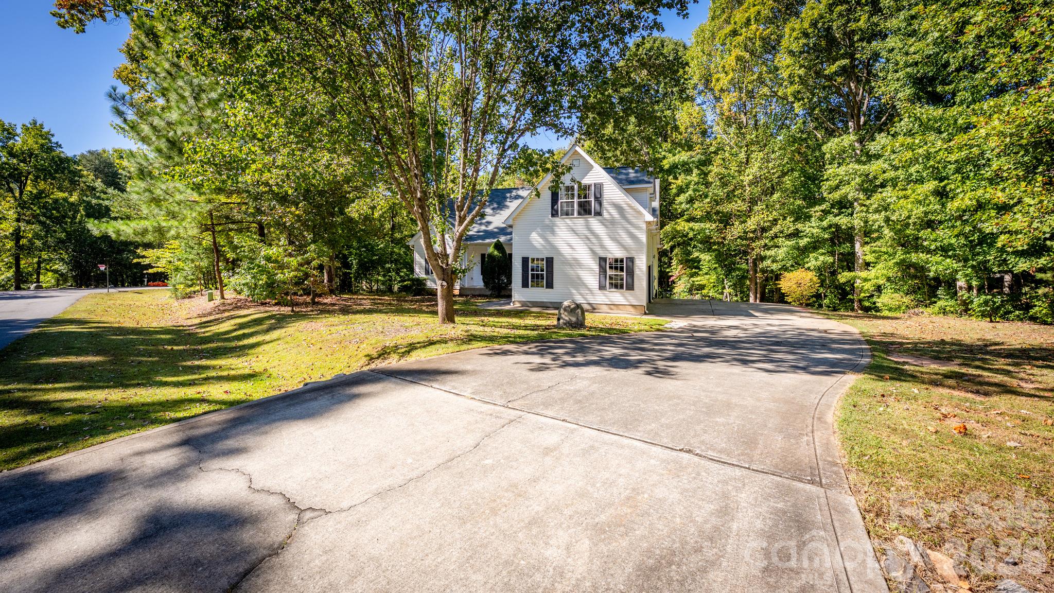 Single Family Residence at 116 Grafton Place, Troutman, photo 4 of 8