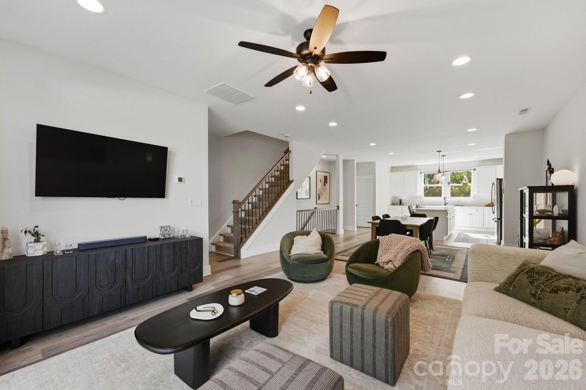 Townhouse at 367 S Bruns Avenue, Charlotte, photo 2 of 21