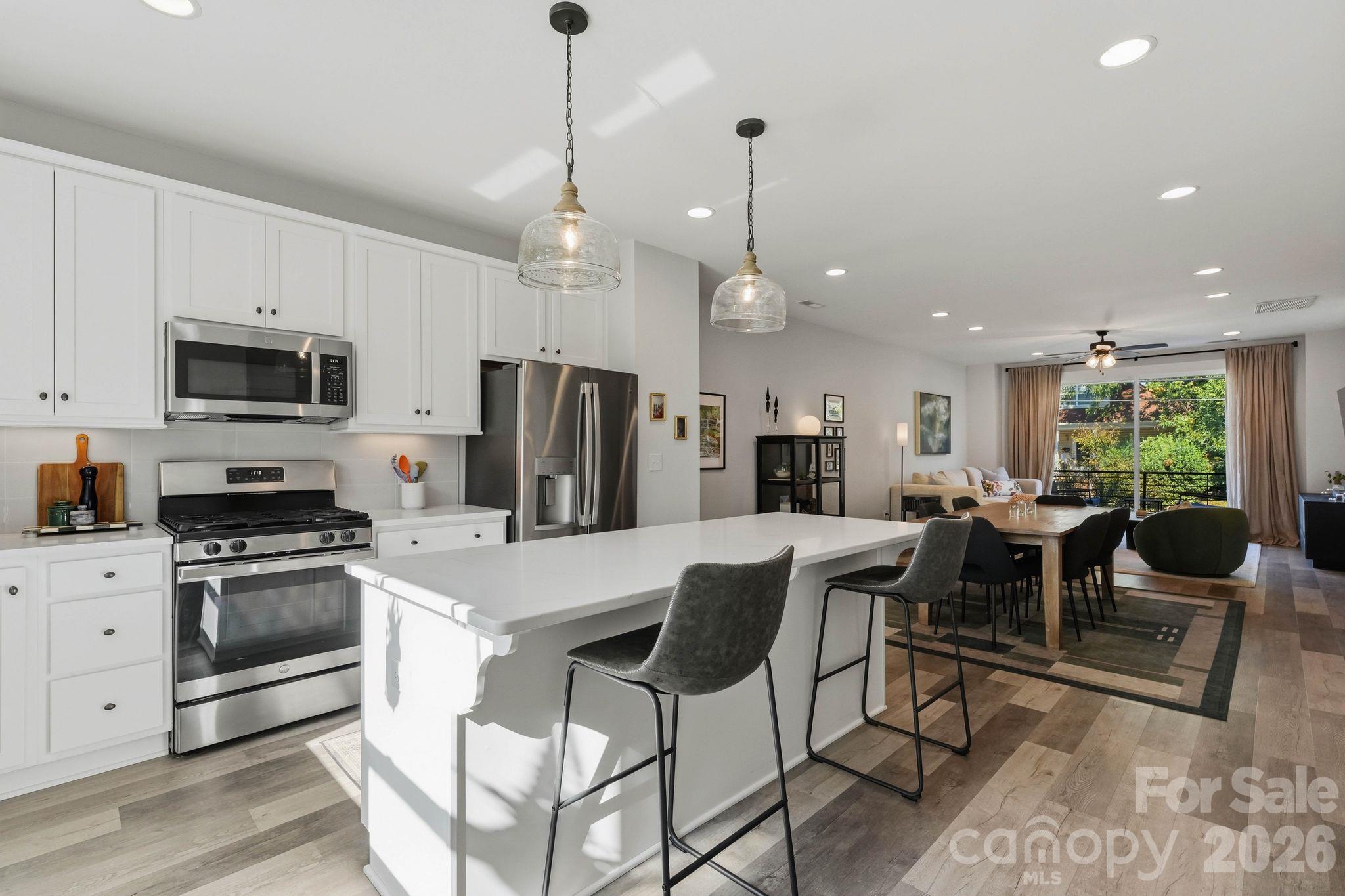 Townhouse at 367 S Bruns Avenue, Charlotte, photo 5 of 21