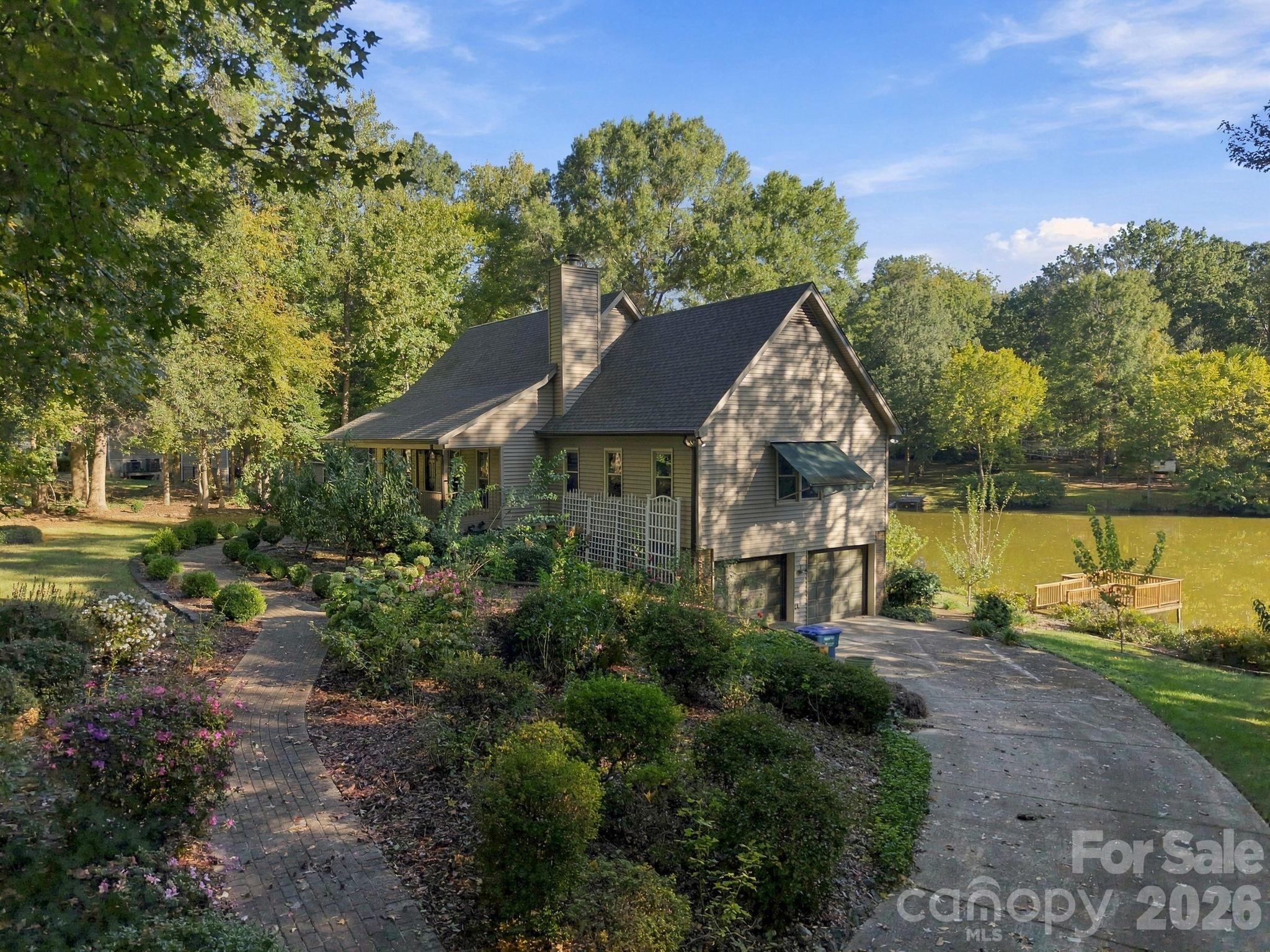 Single Family Residence at 3400 Jonesberry Road, Mint Hill, photo 3 of 43