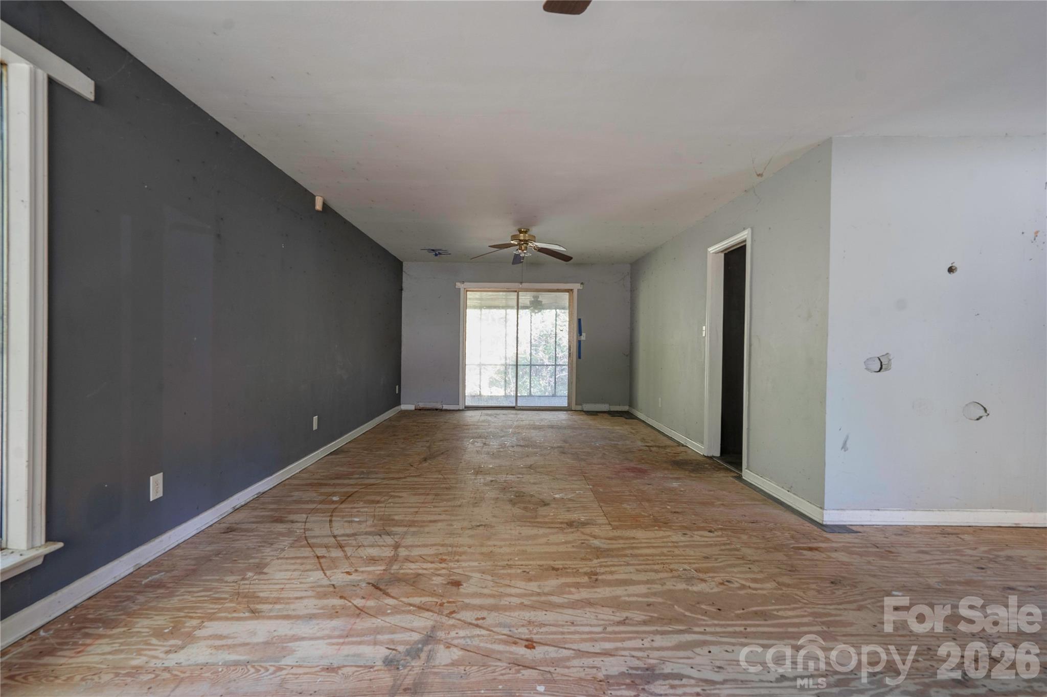 Living Room / Dining Area - 712 Hanover Drive, Shelby