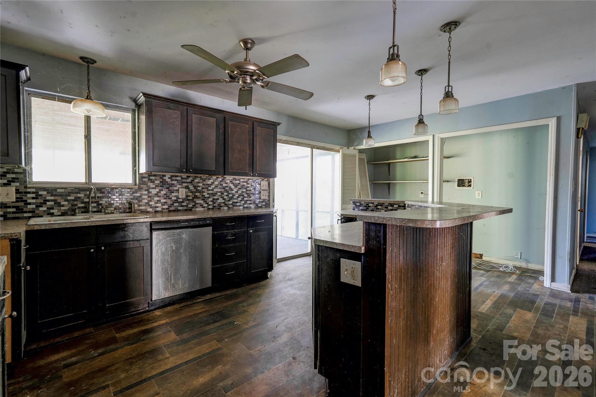Kitchen - 712 Hanover Drive, Shelby