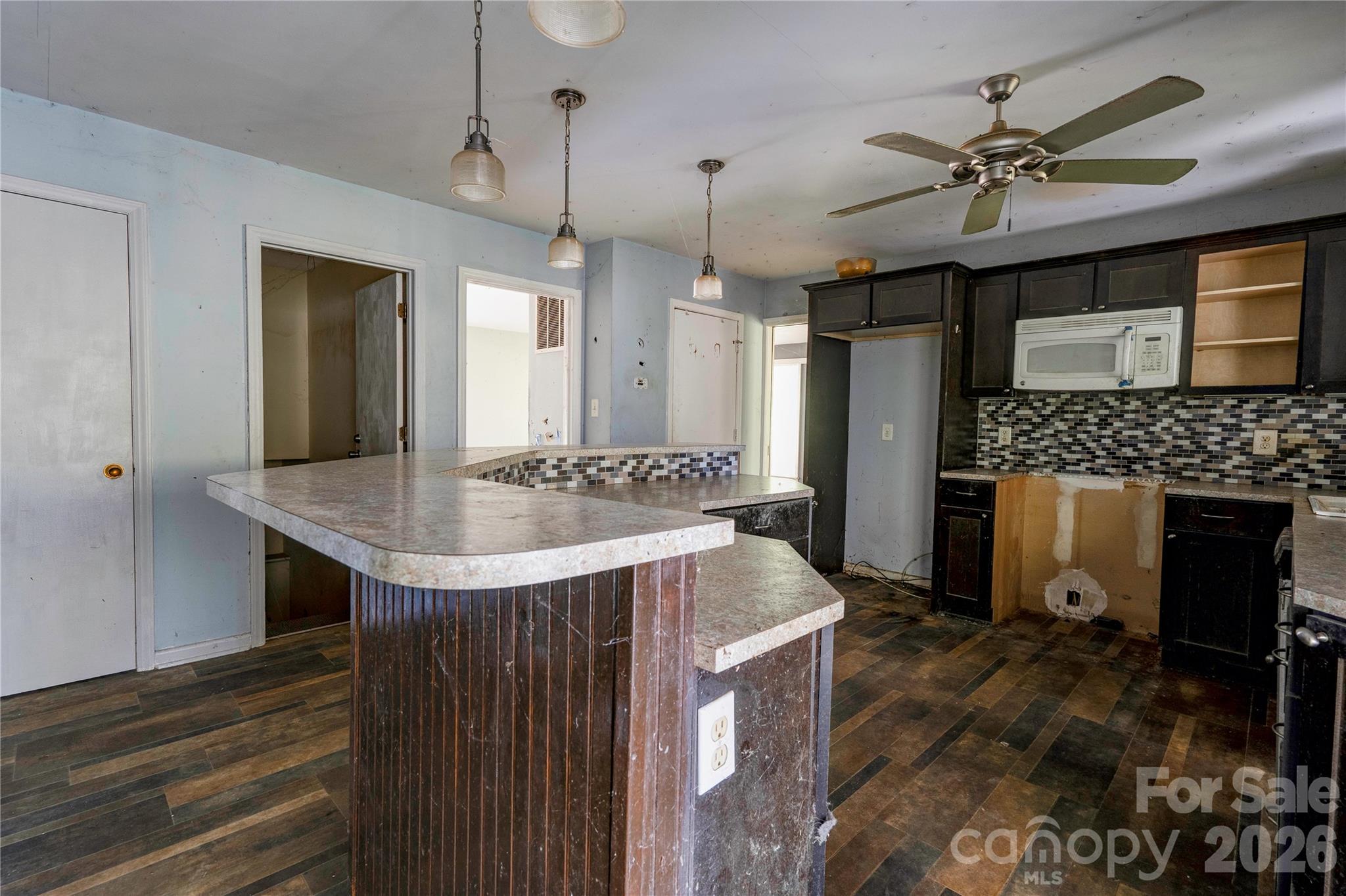 Kitchen - 712 Hanover Drive, Shelby
