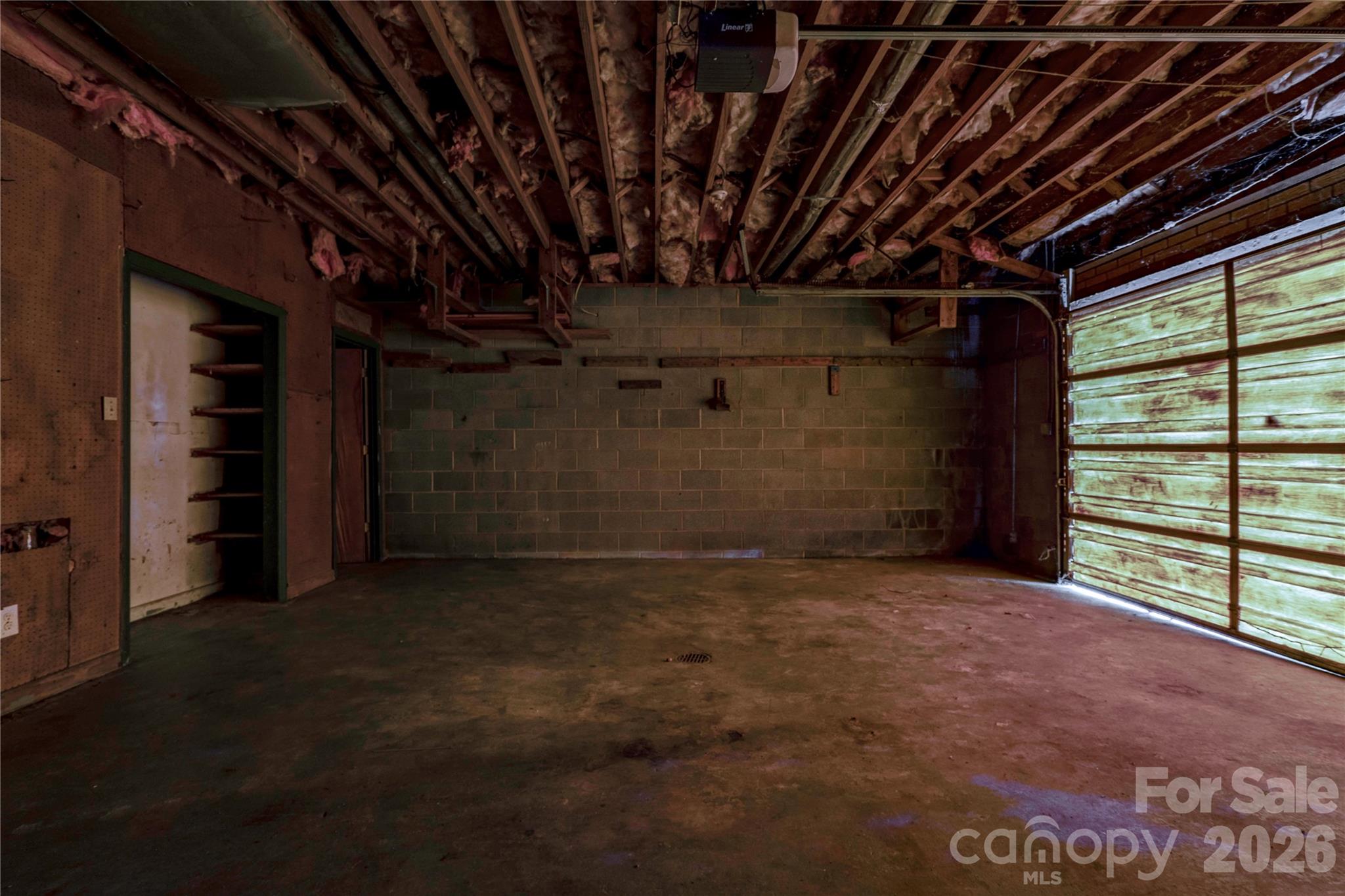 Basement Double Garage - 712 Hanover Drive, Shelby
