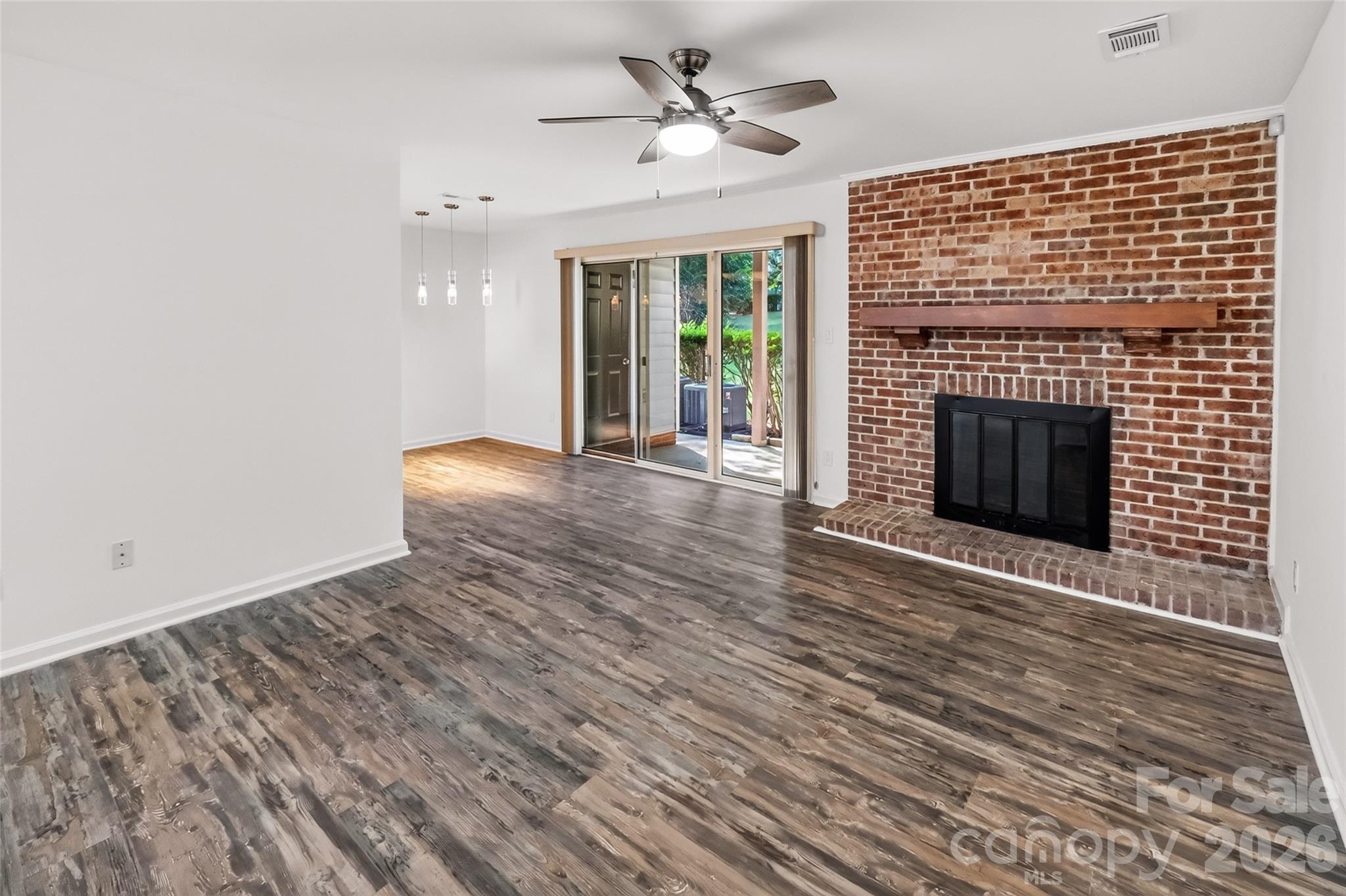 Condominium at 2913 Iron Gate Lane, Charlotte, photo 4 of 35