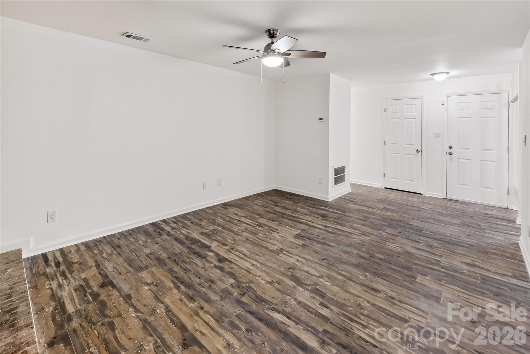 Condominium at 2913 Iron Gate Lane, Charlotte, photo 6 of 35