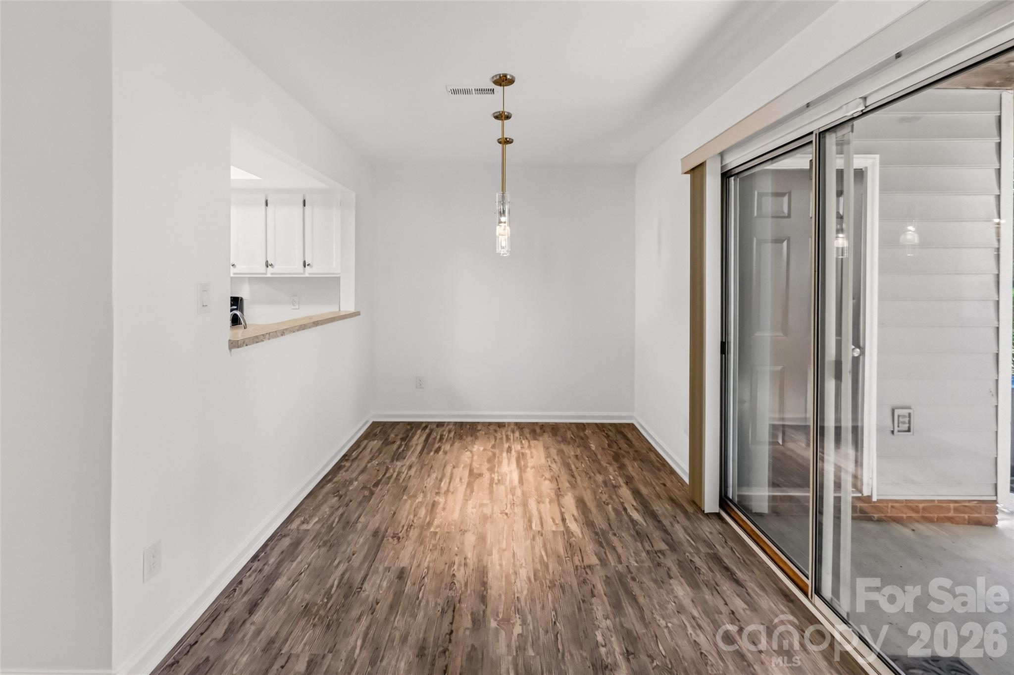 Condominium at 2913 Iron Gate Lane, Charlotte, photo 7 of 35