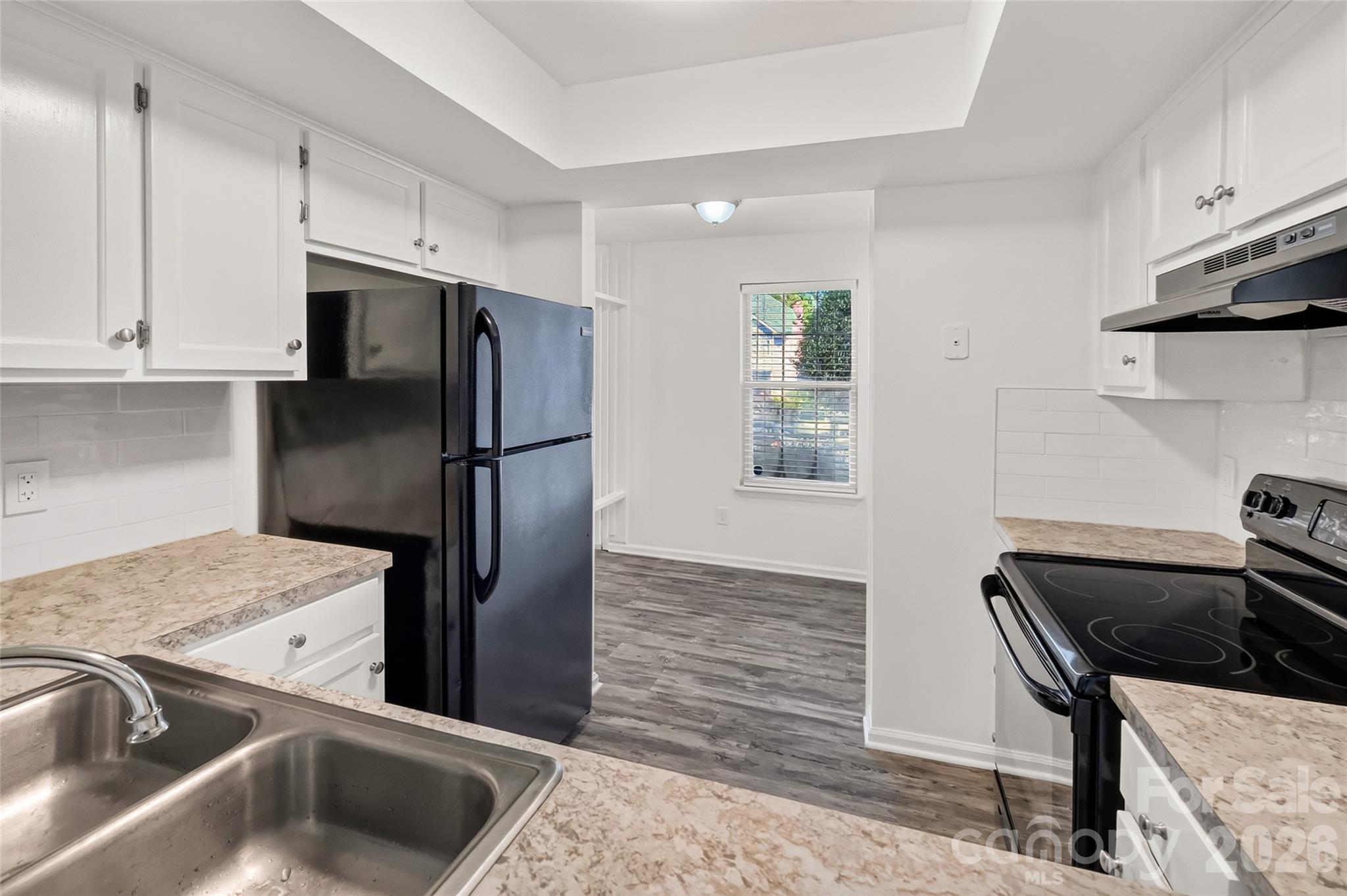 Condominium at 2913 Iron Gate Lane, Charlotte, photo 9 of 35