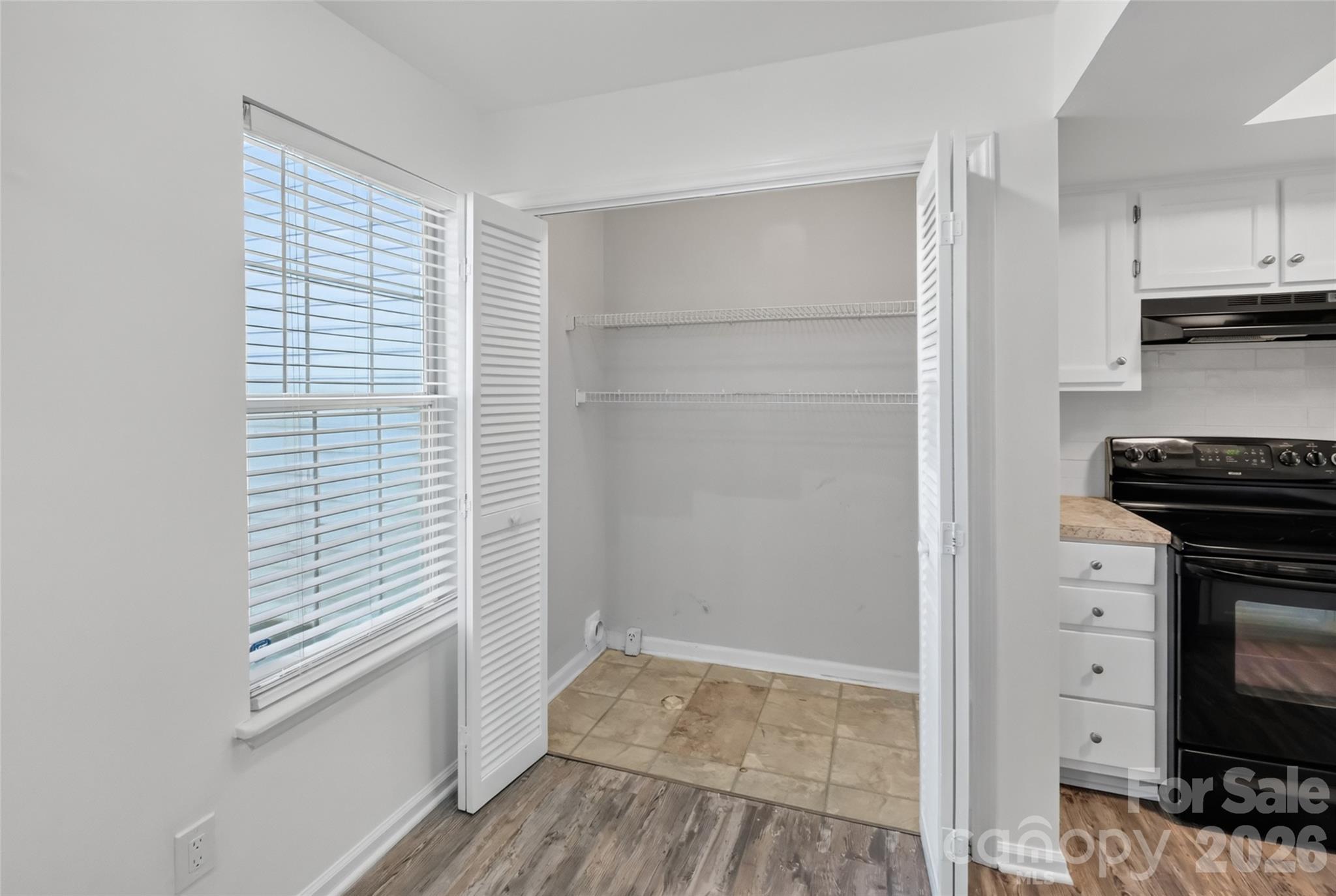 Condominium at 2913 Iron Gate Lane, Charlotte, photo 13 of 35