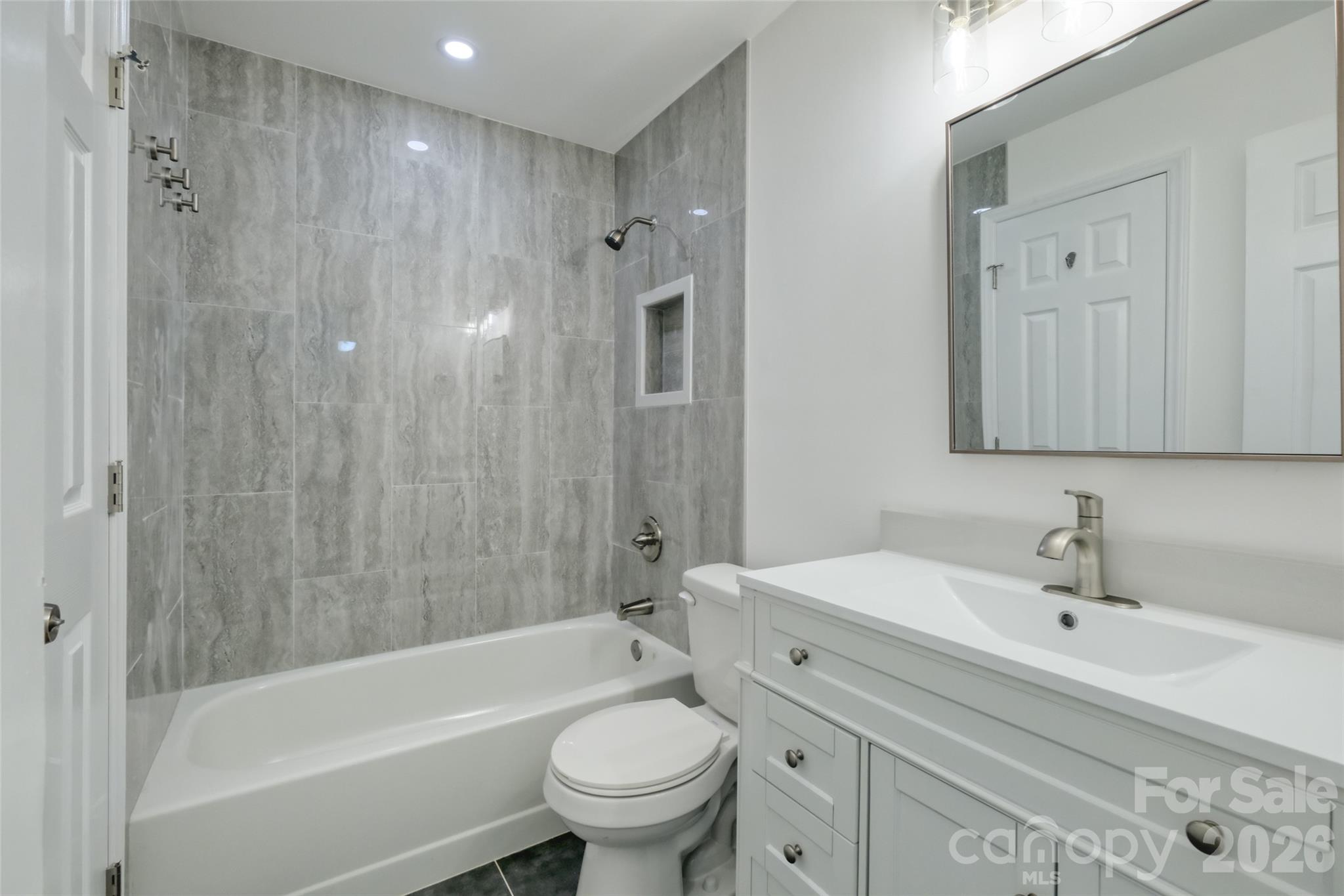 Condominium at 2913 Iron Gate Lane, Charlotte, photo 20 of 35