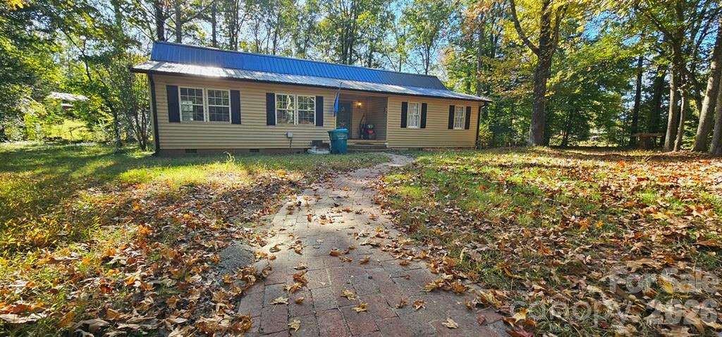 Single Family Residence at 155 Oak Grove Road, Blacksburg