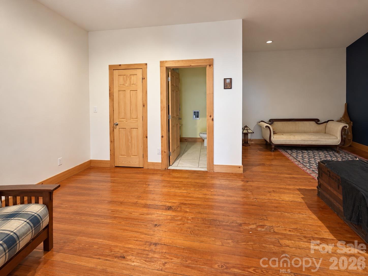 Hardwood floors - 20 S Main Street S, Marshall