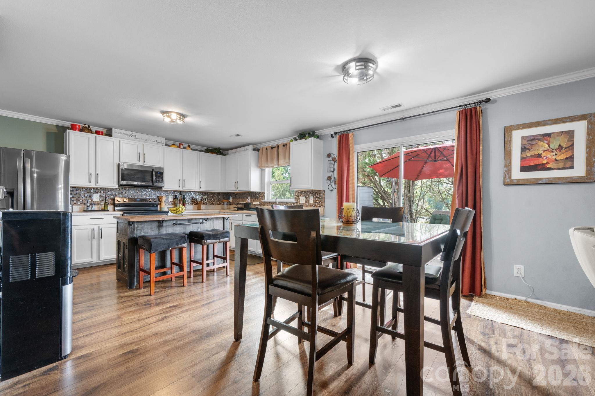 Single Family Residence at 873 Willow Creek Drive, Gastonia, photo 11 of 32