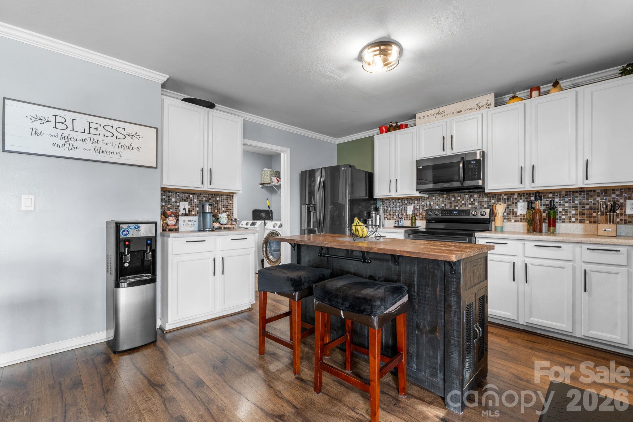 Single Family Residence at 873 Willow Creek Drive, Gastonia, photo 13 of 32