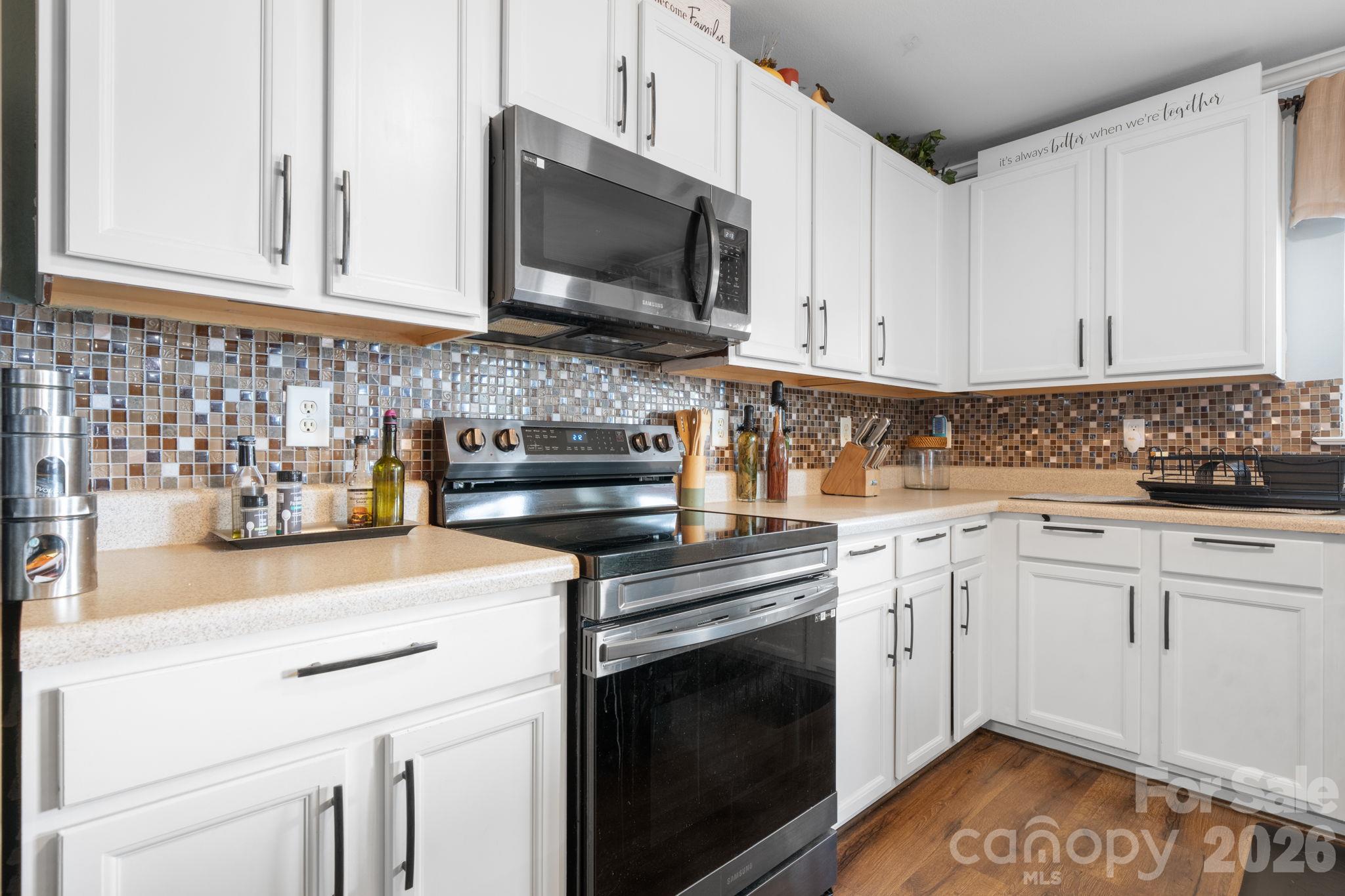 Single Family Residence at 873 Willow Creek Drive, Gastonia, photo 14 of 32