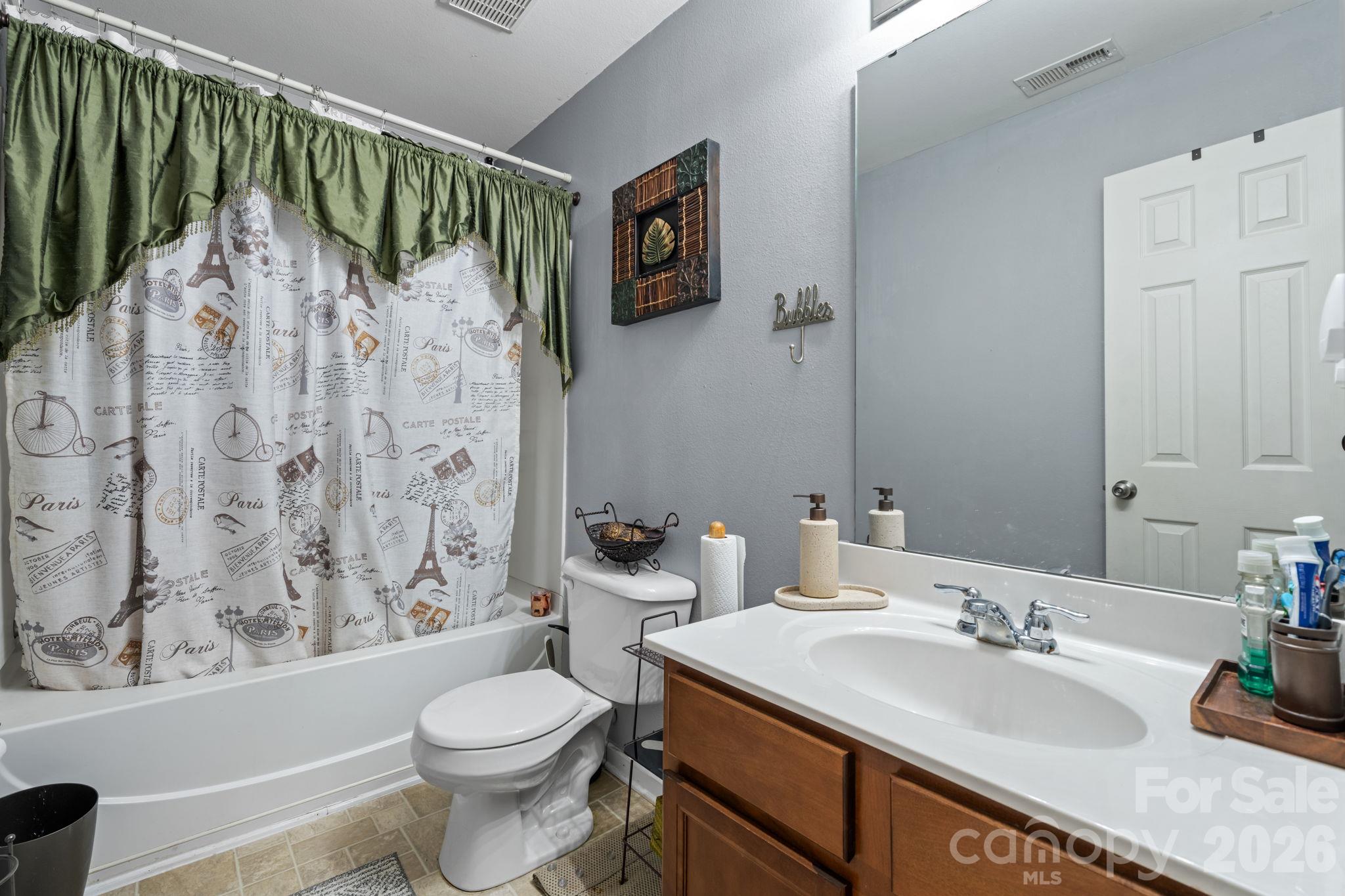Single Family Residence at 873 Willow Creek Drive, Gastonia, photo 22 of 32