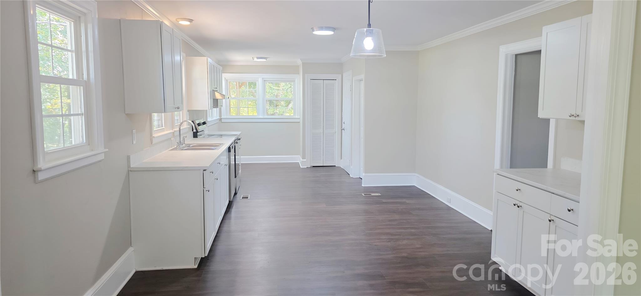 1111 Kitchen View 2 - 1107/1111 Chase High Road, Forest City