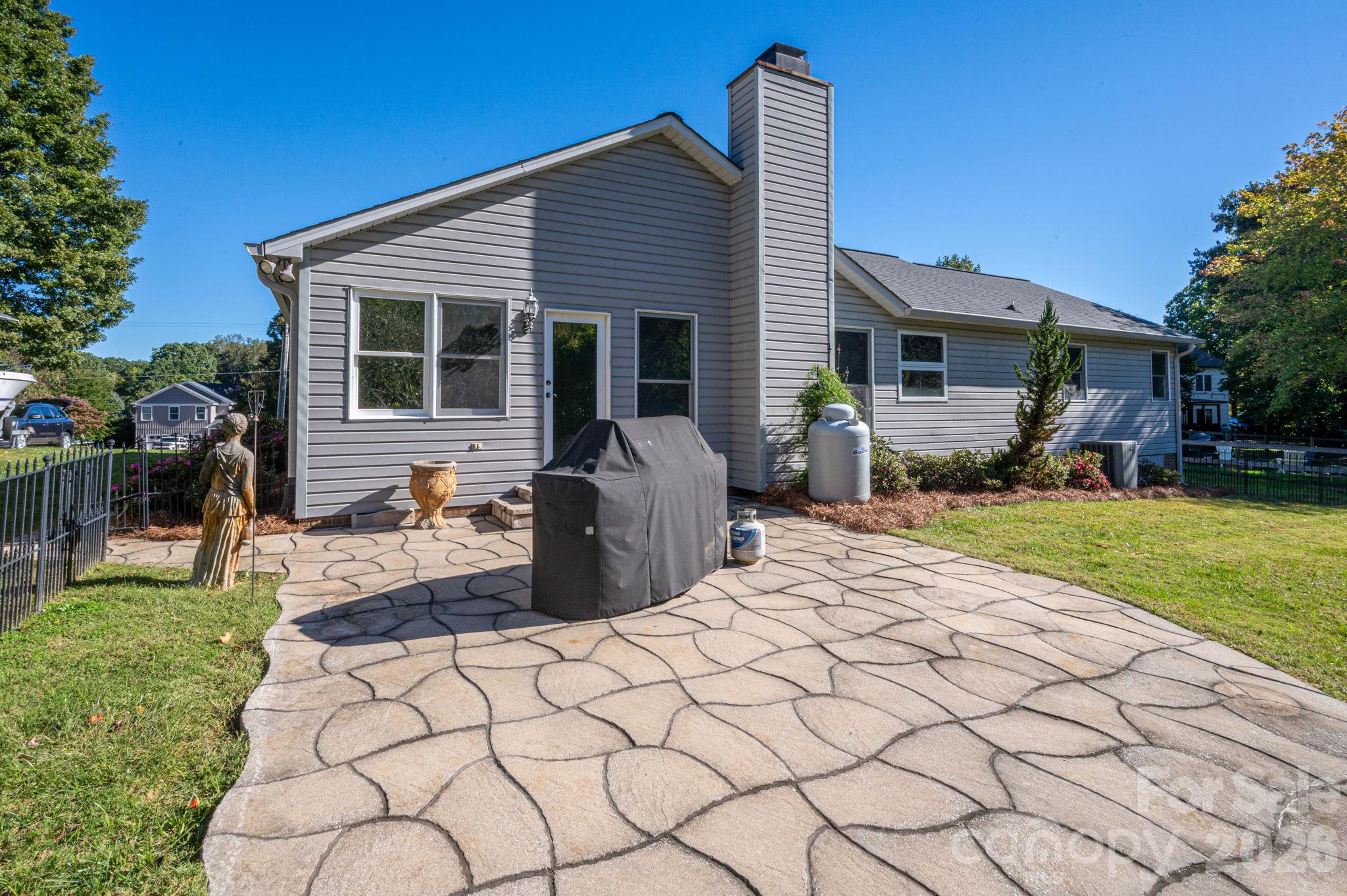 Single Family Residence at 3647 Lake Shore Road S, Denver, photo 27 of 42