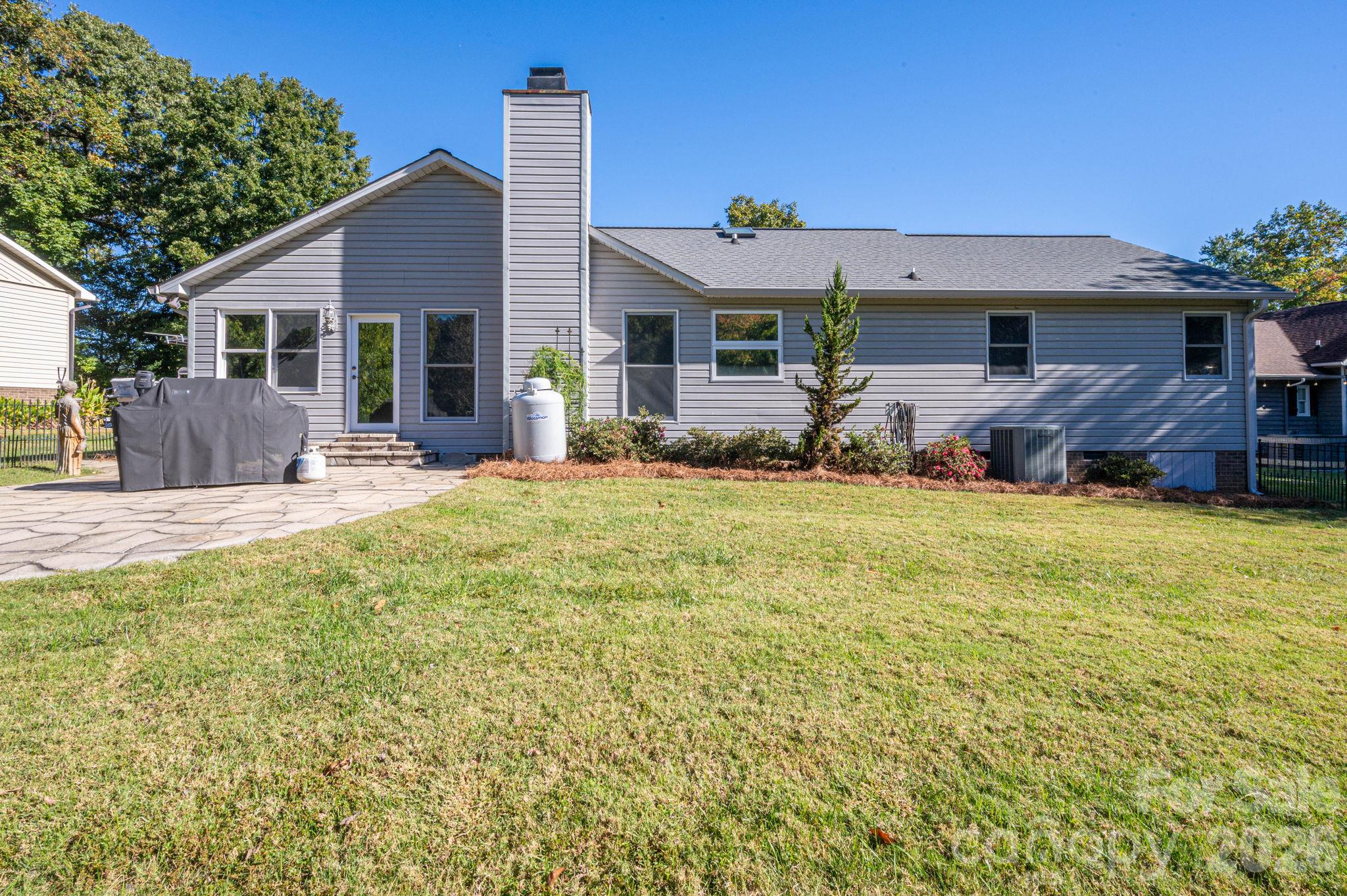 Single Family Residence at 3647 Lake Shore Road S, Denver, photo 35 of 42
