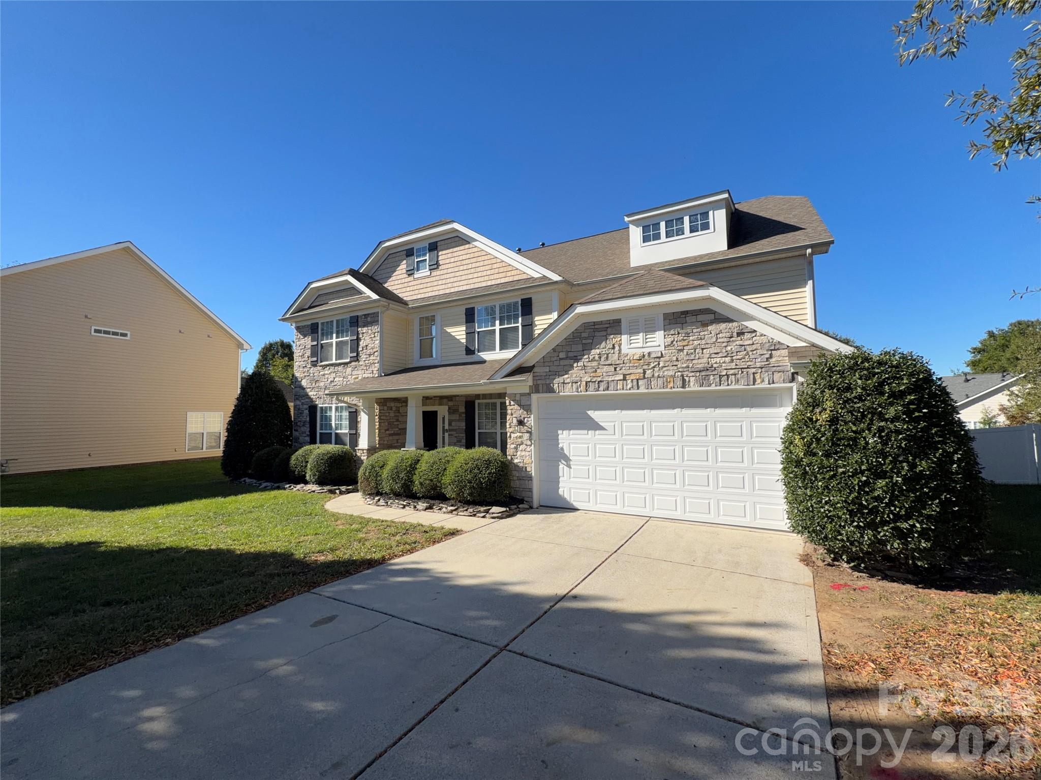 Single Family Residence at 1003 Defoor Court, Indian Trail, photo 4 of 81