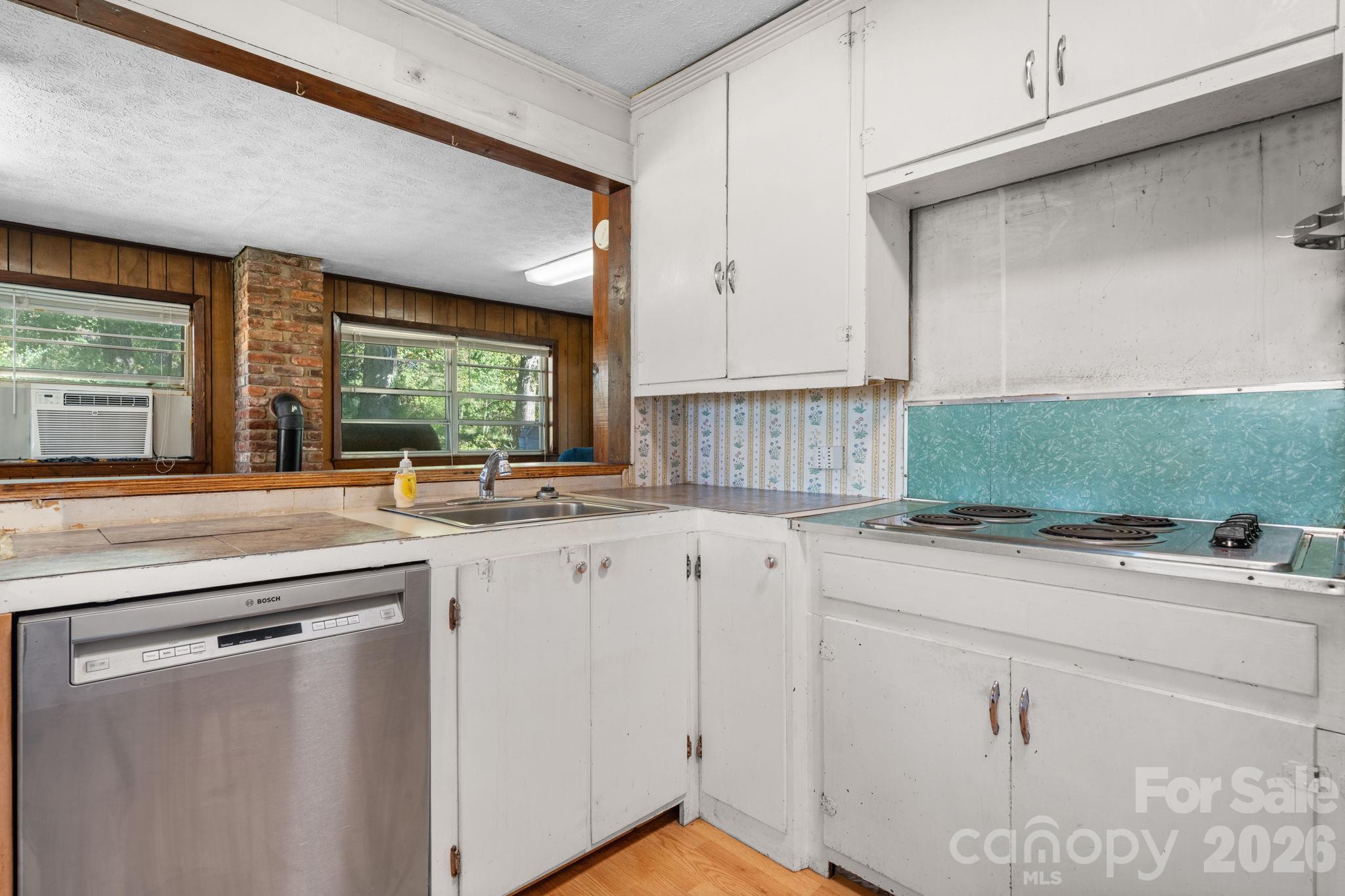 Single Family Residence at 131 Clay Street, Morganton, photo 7 of 33