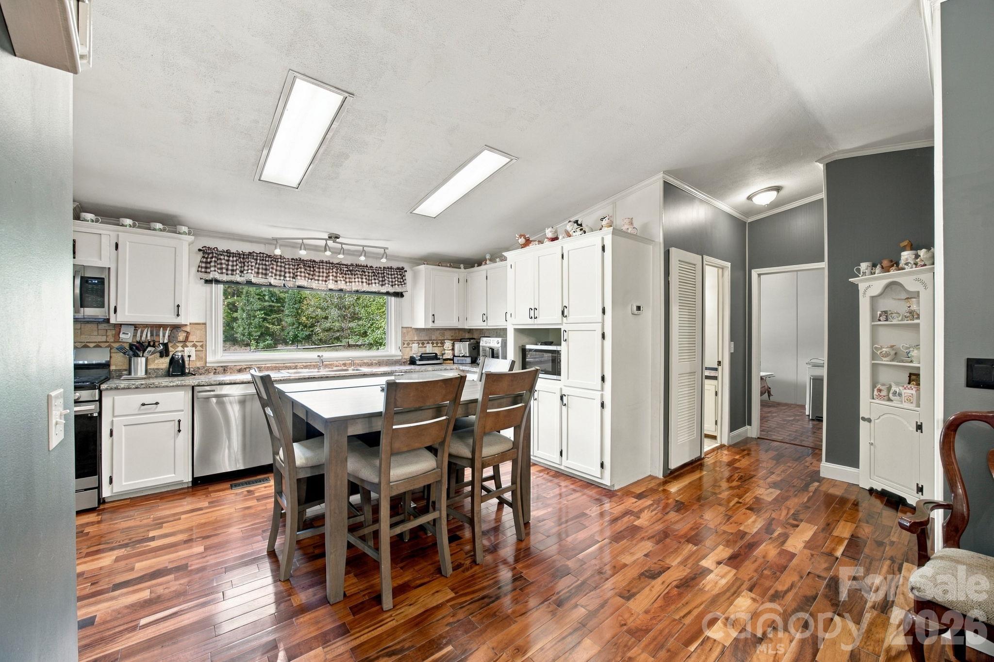 Single Family Residence at 125 James Drive, Rockwell, photo 12 of 41
