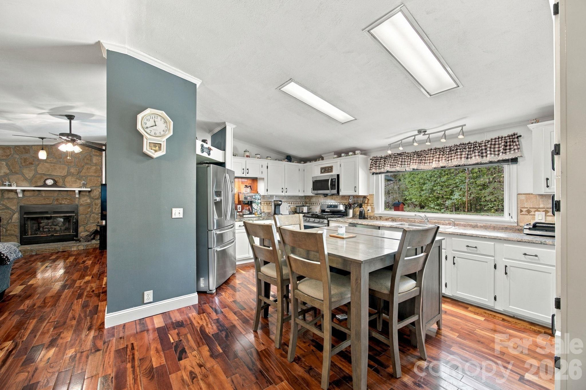 Single Family Residence at 125 James Drive, Rockwell, photo 14 of 41