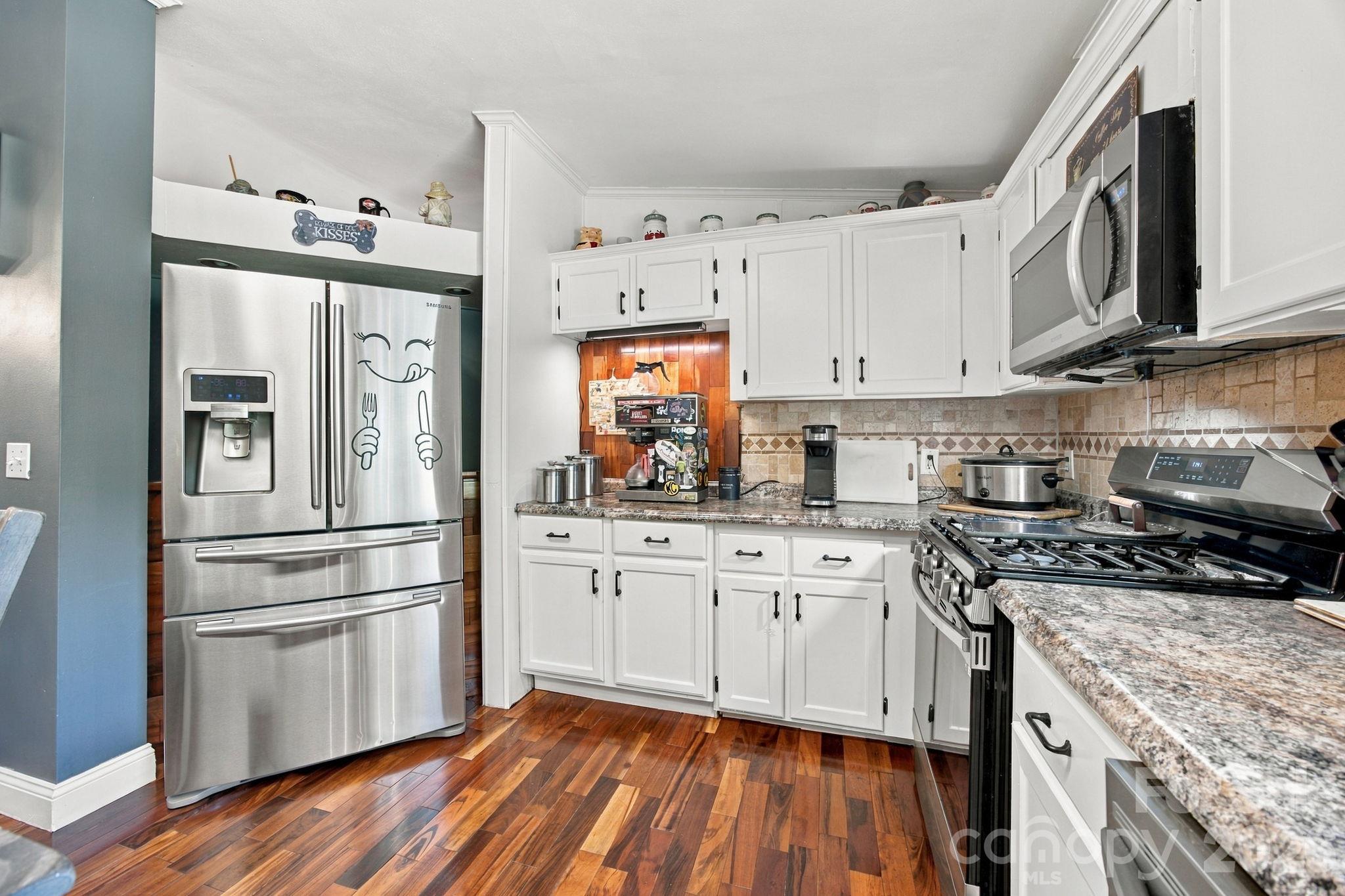 Single Family Residence at 125 James Drive, Rockwell, photo 17 of 41