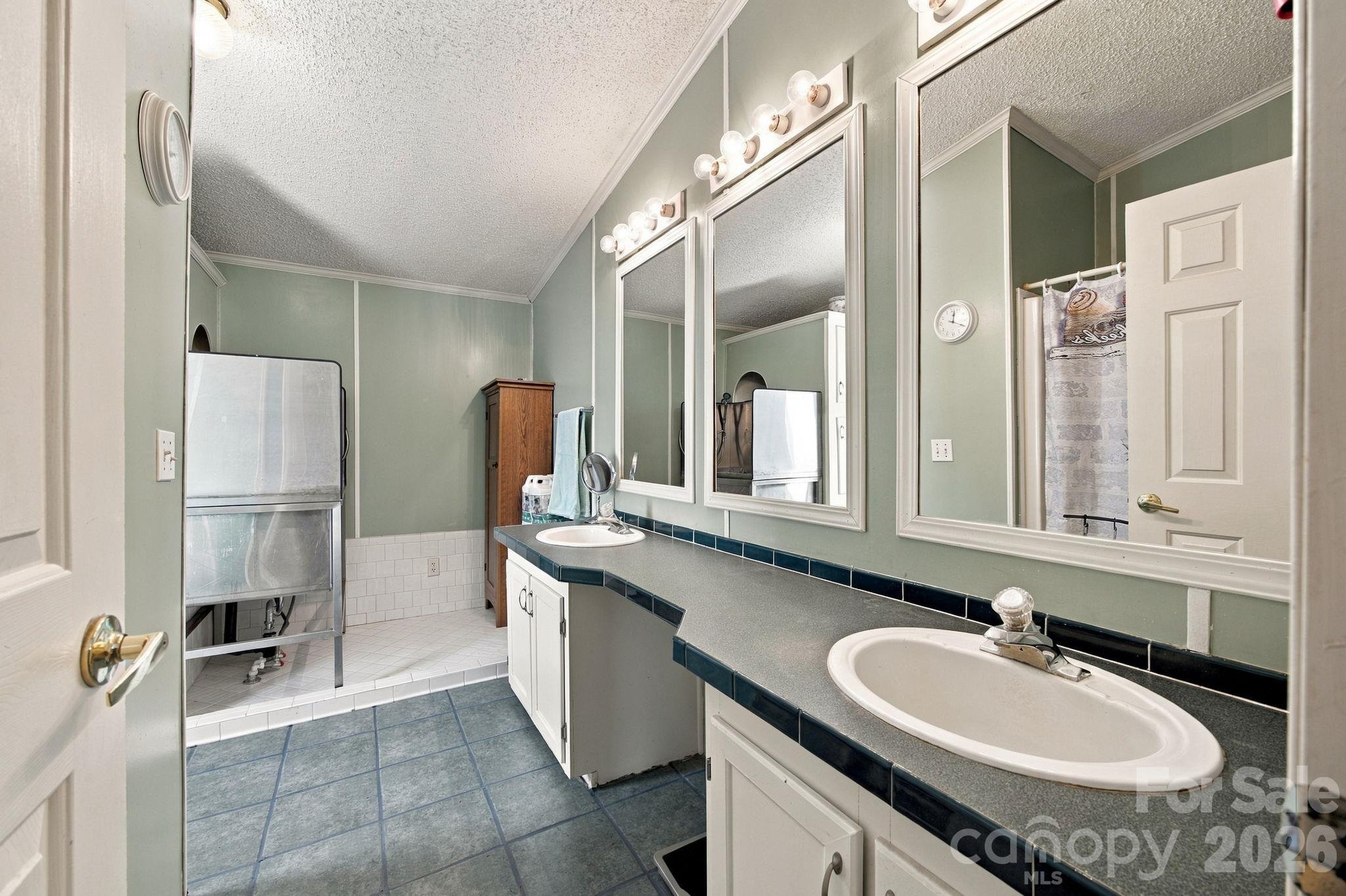 Single Family Residence at 125 James Drive, Rockwell, photo 24 of 41
