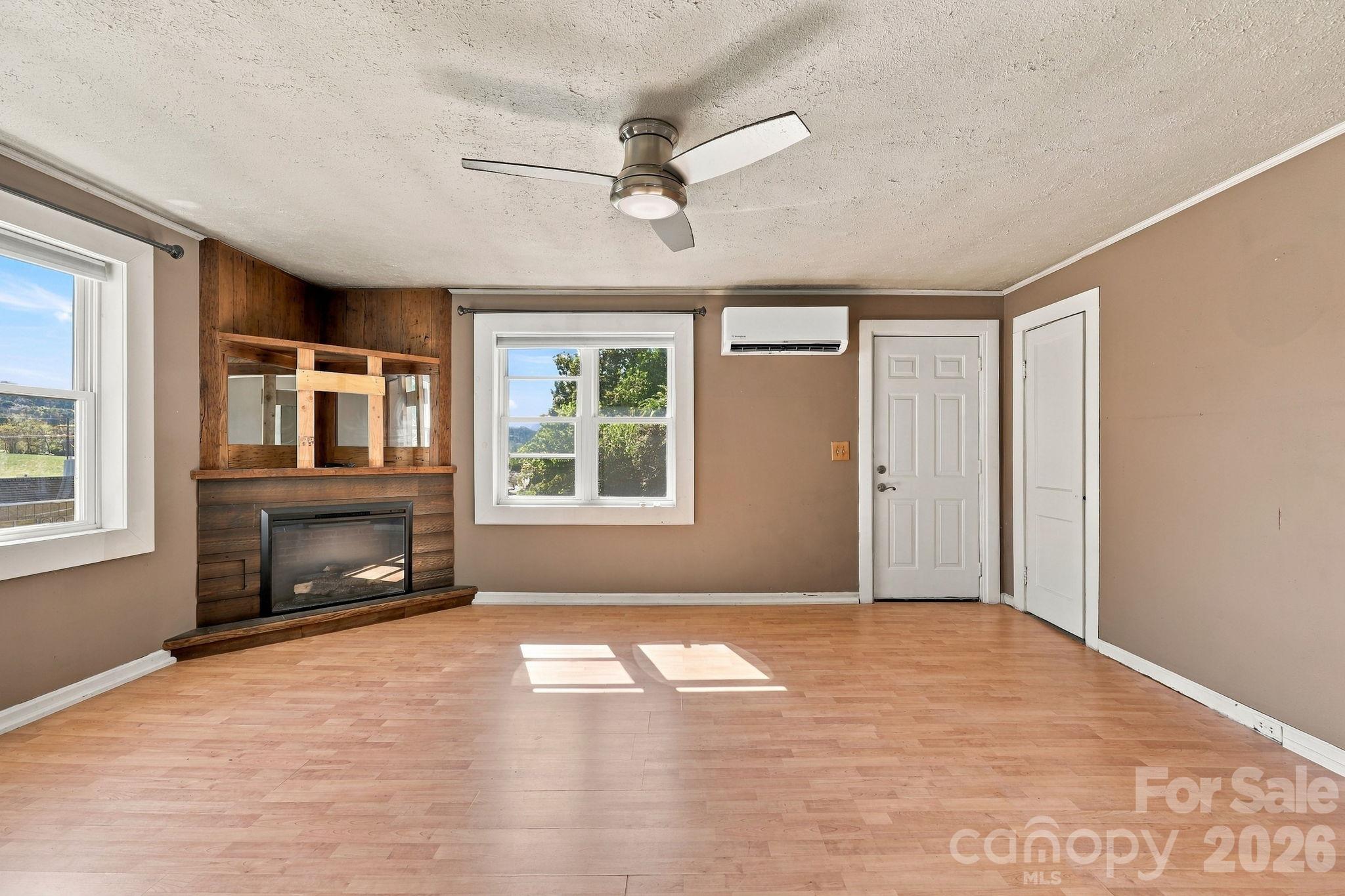 Single Family Residence at 10 Mccracken Road, Canton, photo 6 of 47