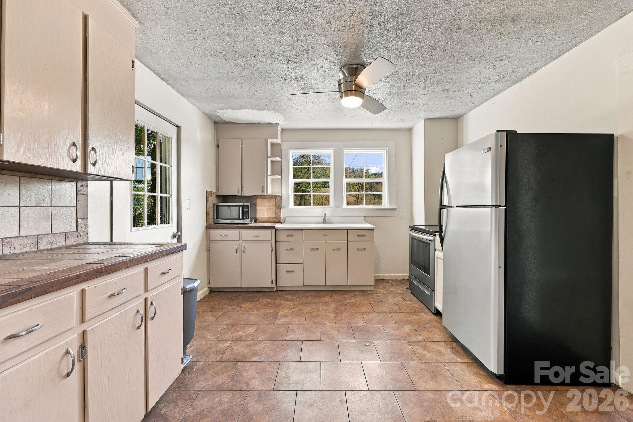 Single Family Residence at 10 Mccracken Road, Canton, photo 9 of 47