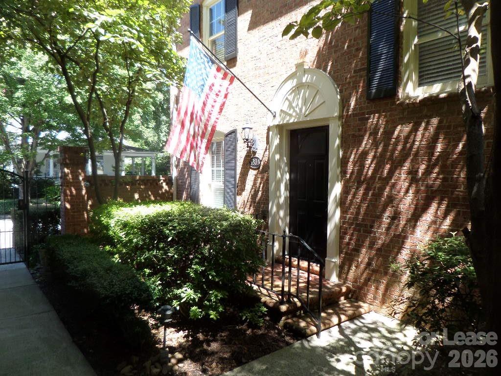 530 N Poplar Street