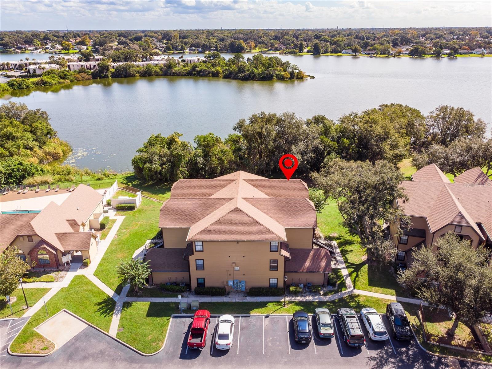 345 LAKEPOINTE DR #302