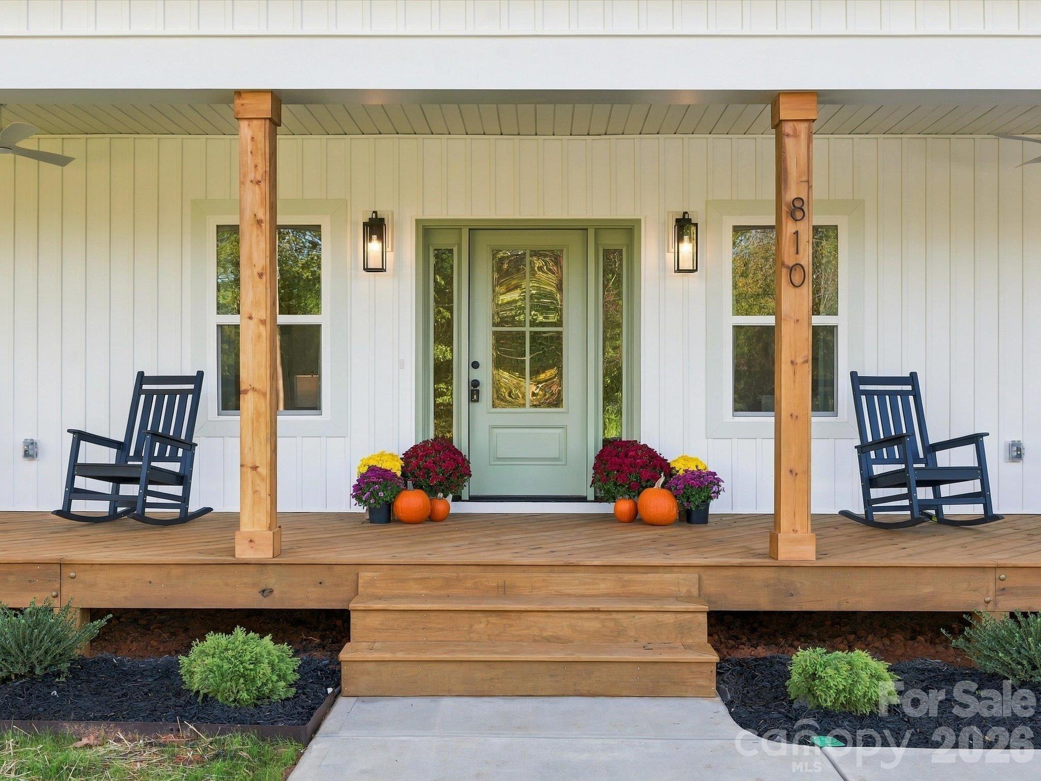 Single Family Residence at 810 Mountain Crest Drive, Kings Mountain, photo 4 of 49