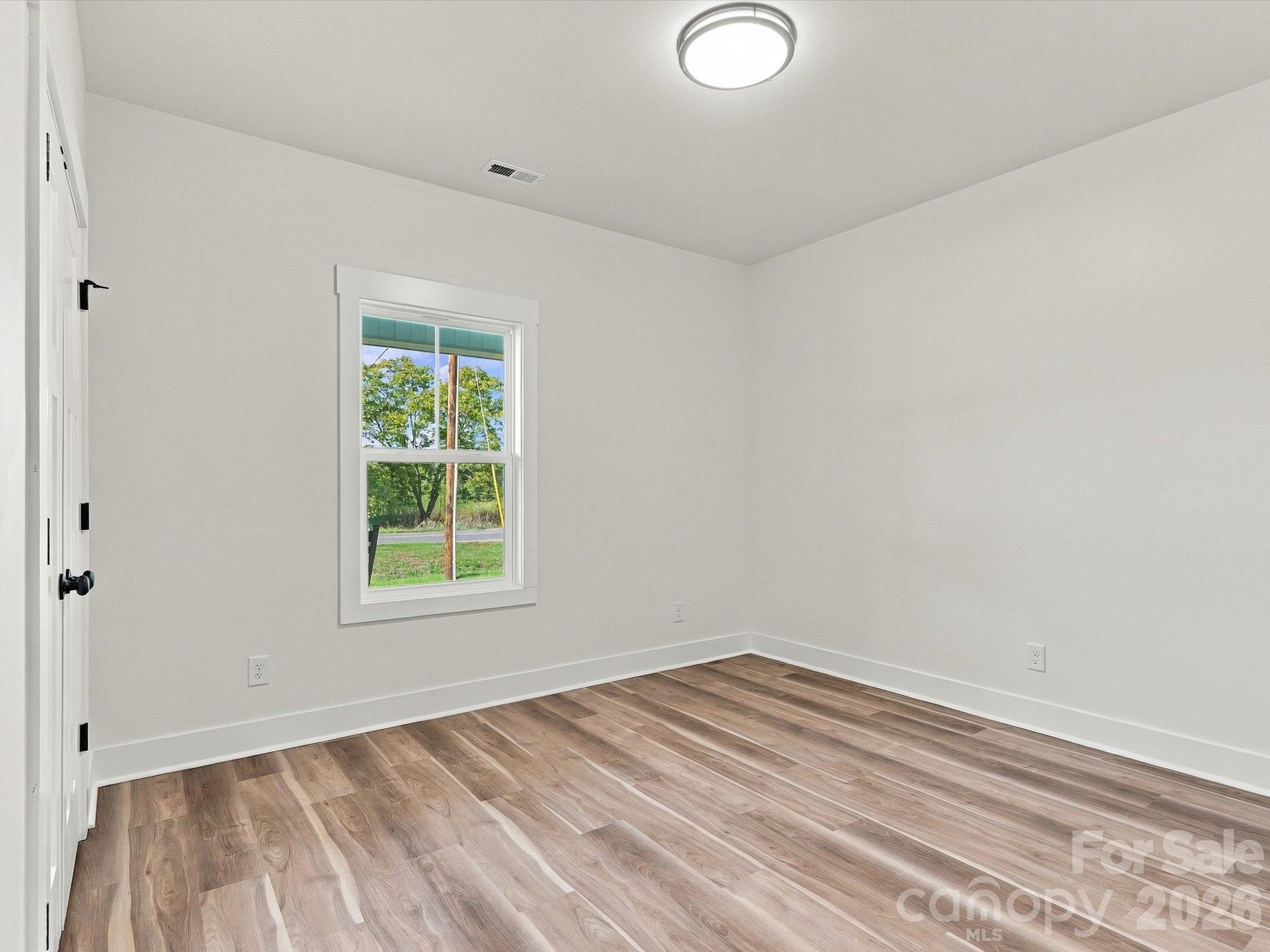 Single Family Residence at 810 Mountain Crest Drive, Kings Mountain, photo 21 of 49