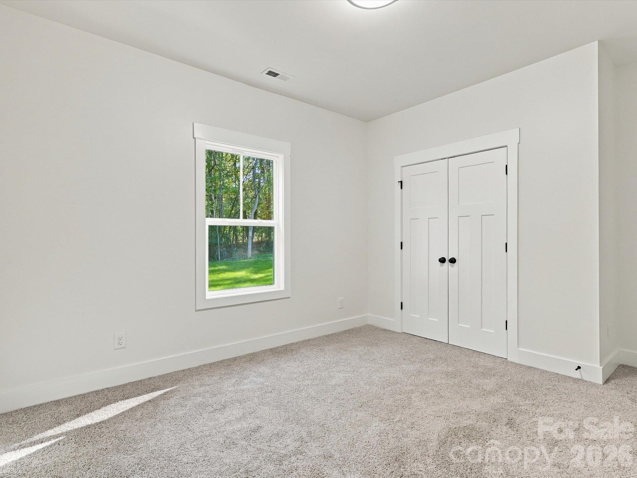 Single Family Residence at 810 Mountain Crest Drive, Kings Mountain, photo 24 of 49