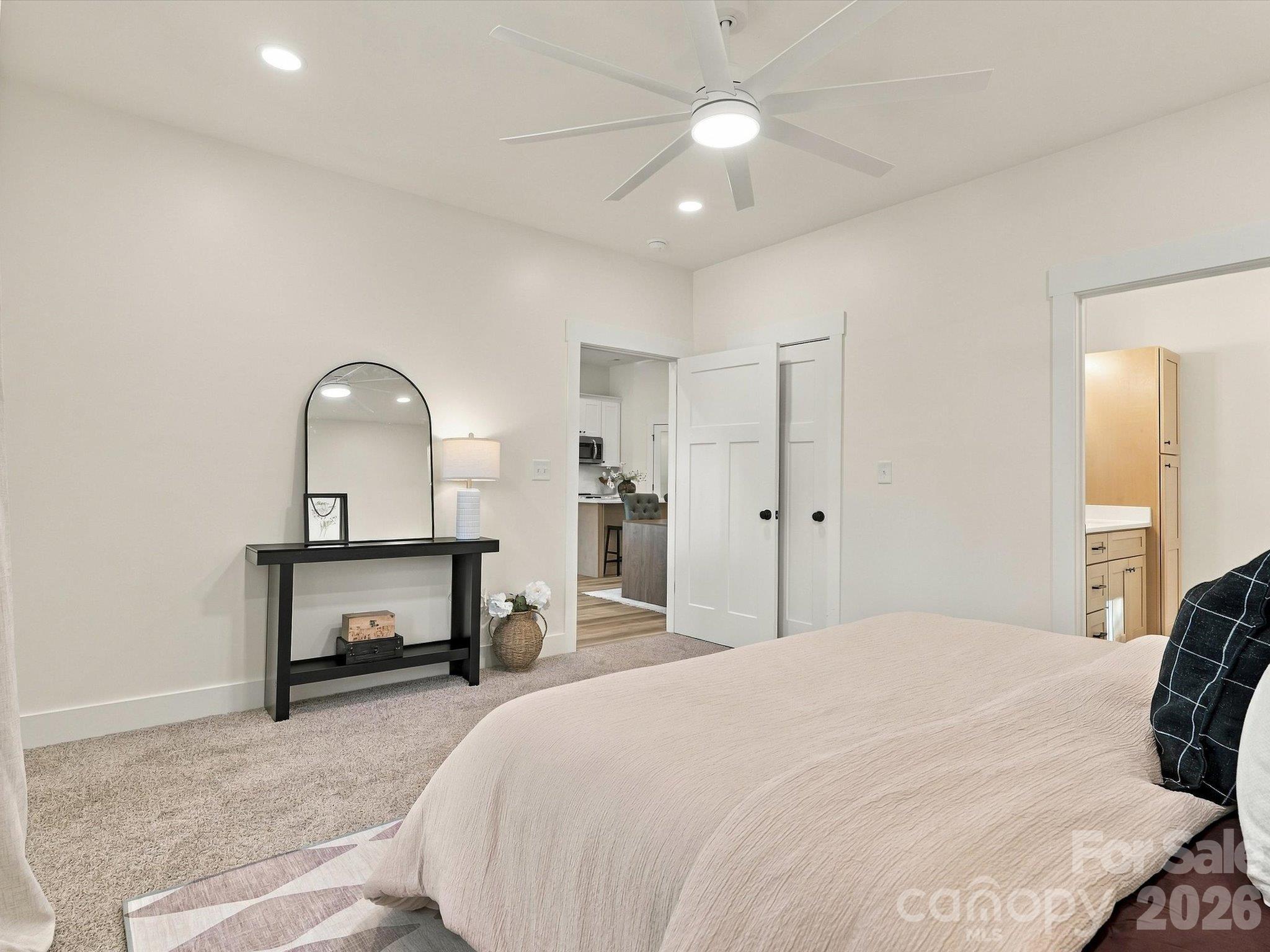 Single Family Residence at 810 Mountain Crest Drive, Kings Mountain, photo 27 of 49