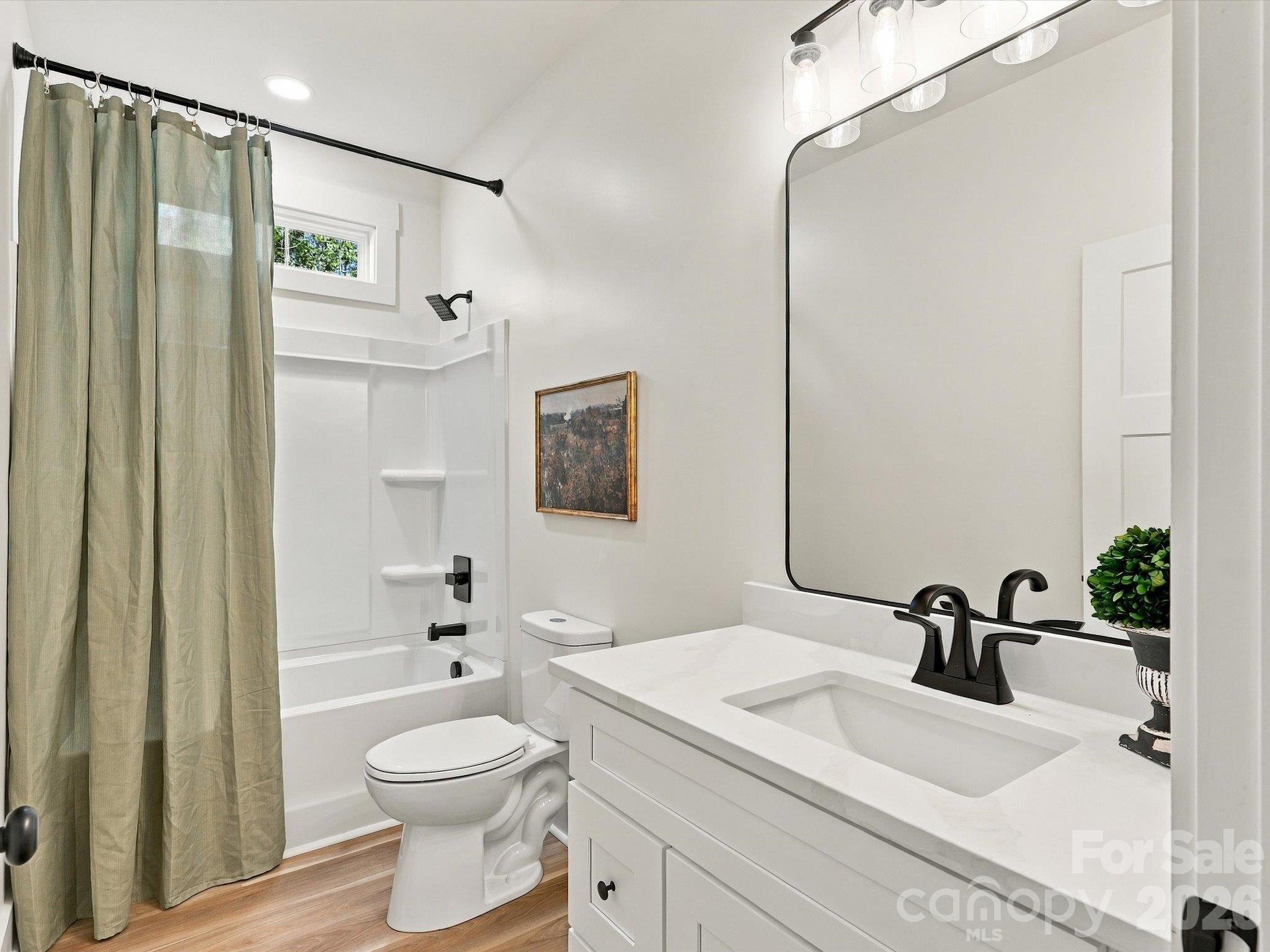 Single Family Residence at 810 Mountain Crest Drive, Kings Mountain, photo 30 of 49