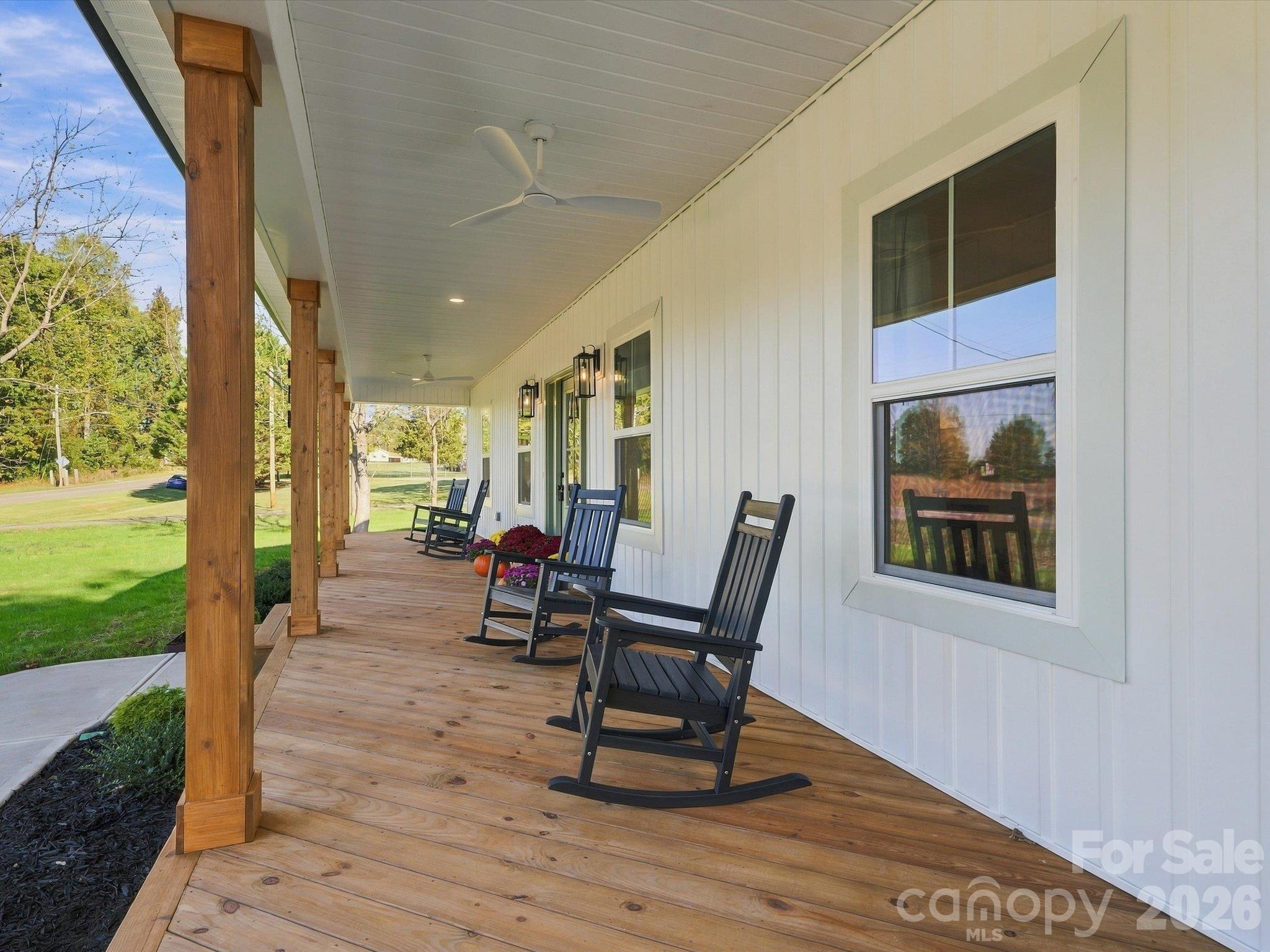 Single Family Residence at 810 Mountain Crest Drive, Kings Mountain, photo 35 of 49