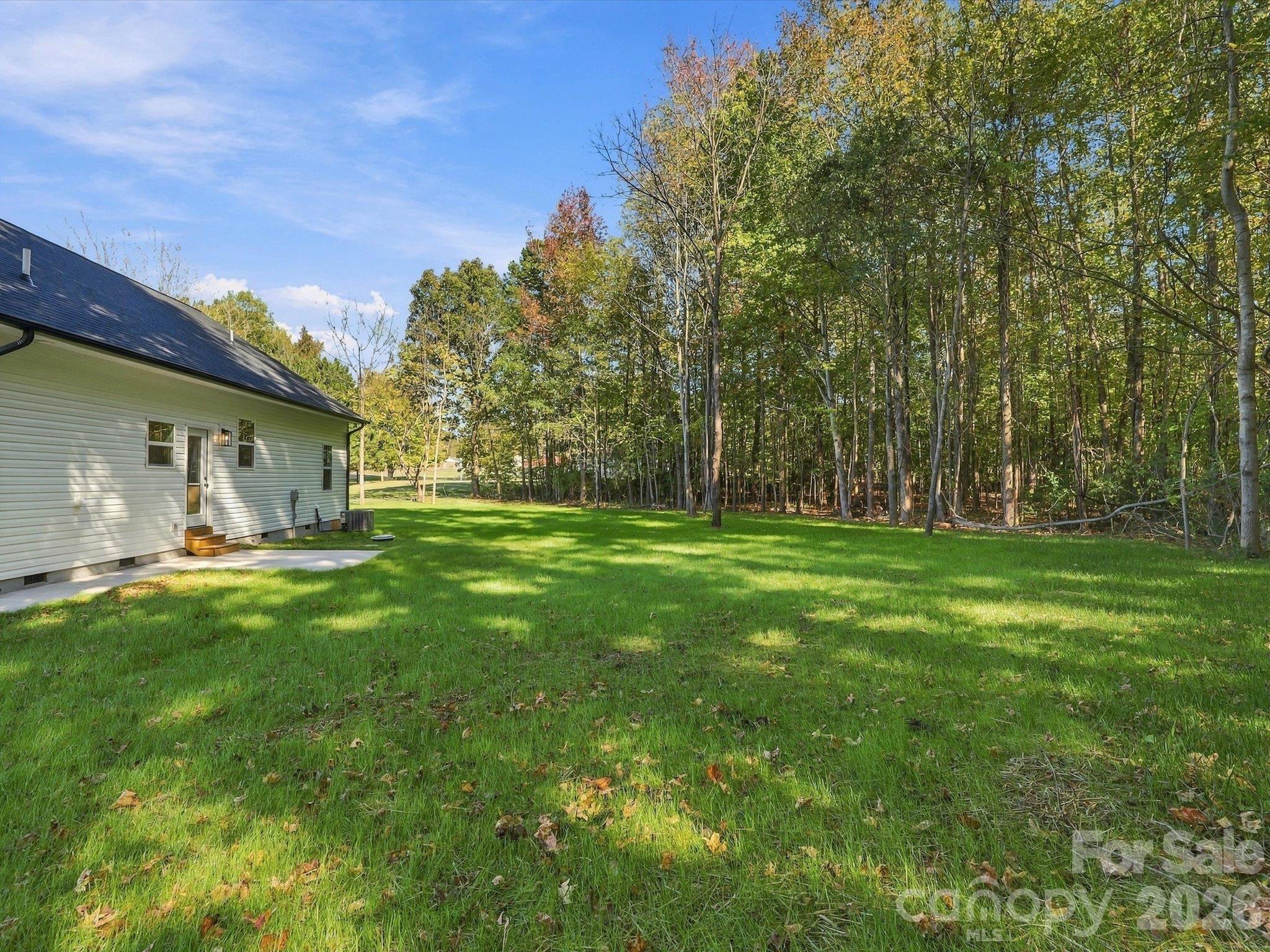Single Family Residence at 810 Mountain Crest Drive, Kings Mountain, photo 36 of 49