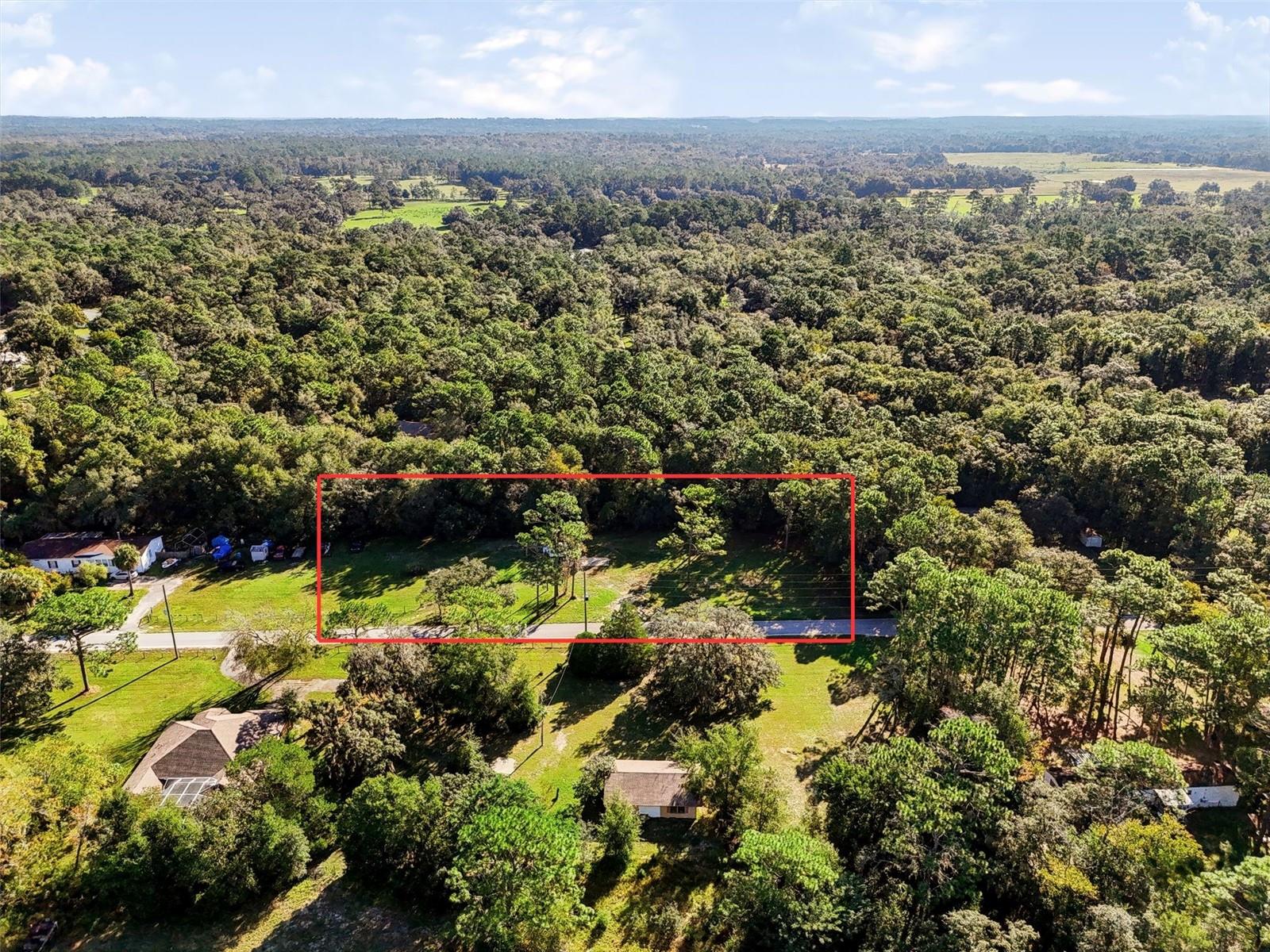 property lines are approximate - 6042 OLD CALIFORNIA ST, BROOKSVILLE