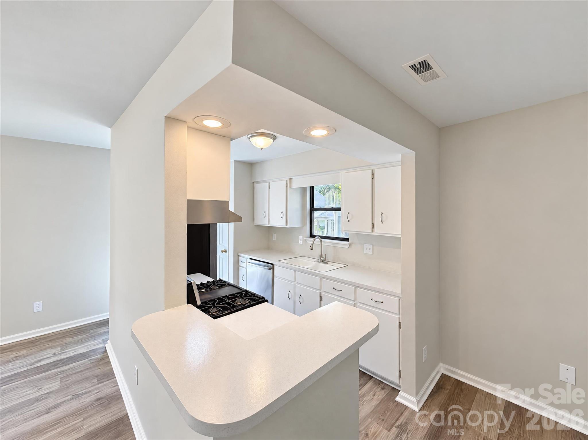 Single Family Residence at 10005 Santa Fe Lane, Mint Hill, photo 6 of 21