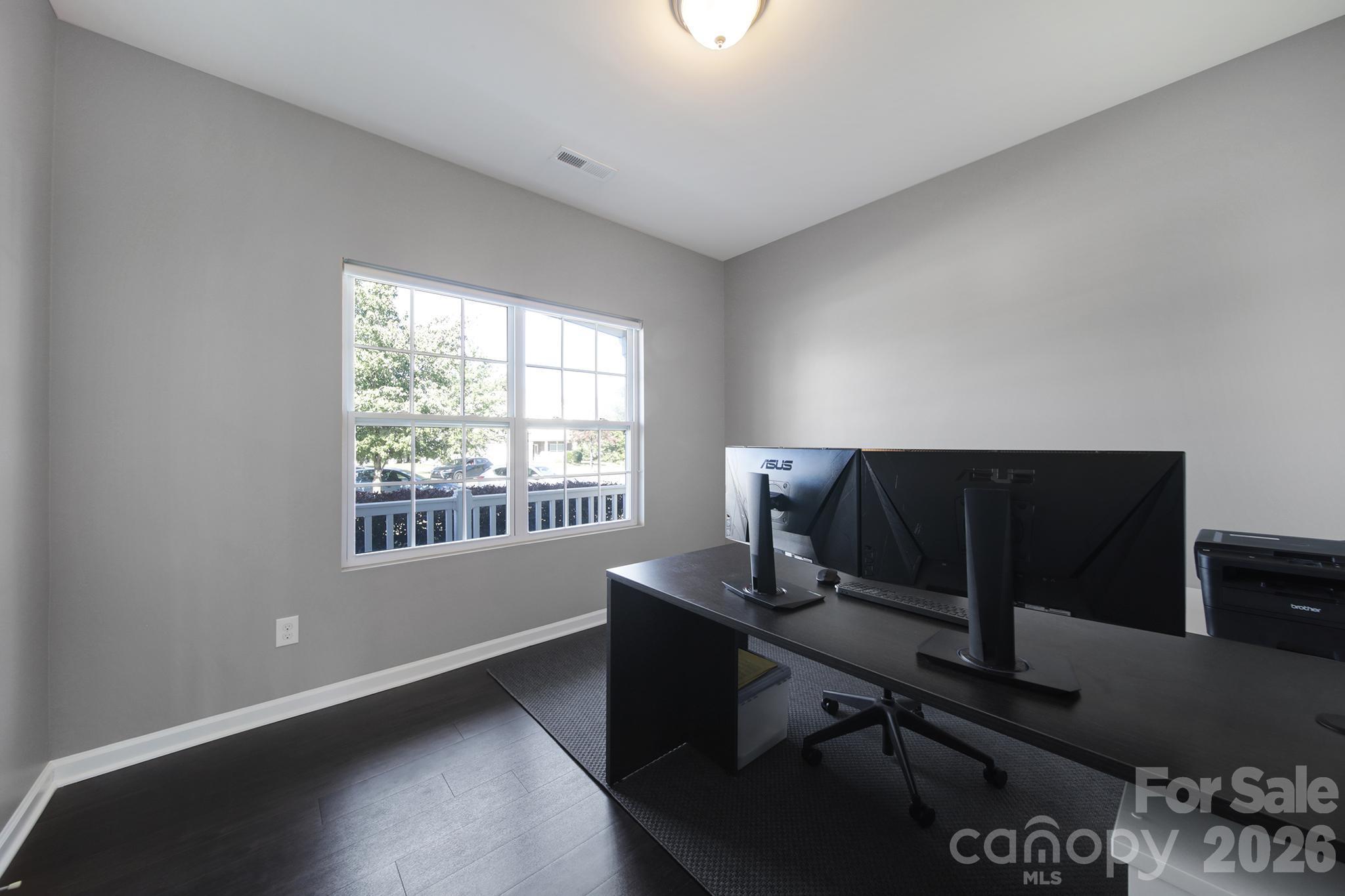 Single Family Residence at 5392 Hackberry Lane SW, Concord, photo 4 of 42