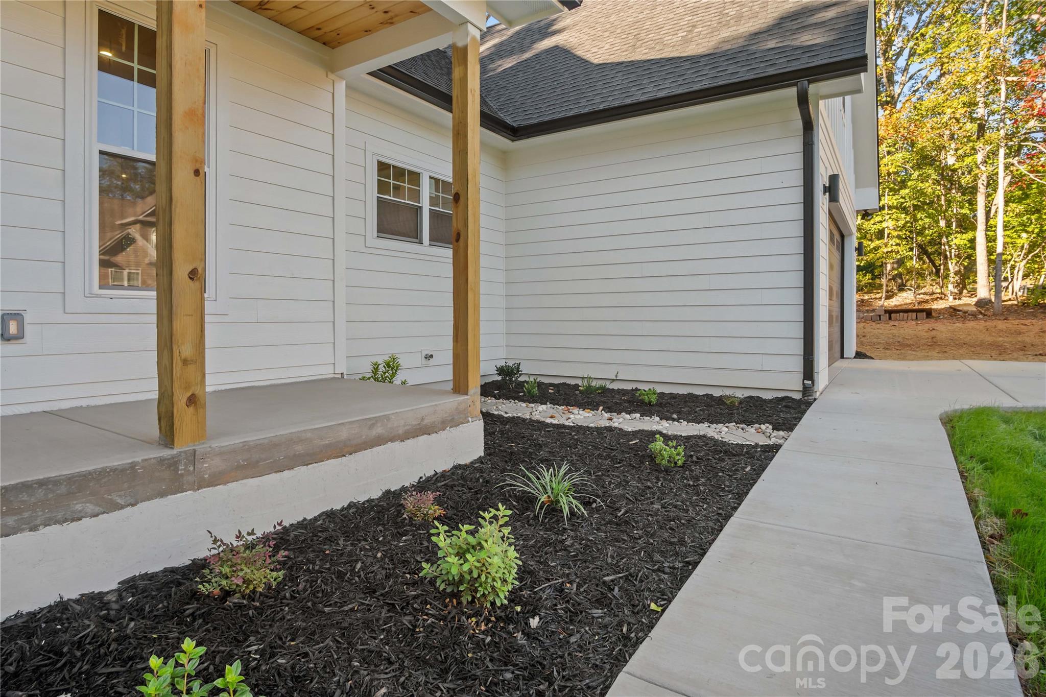 Single Family Residence at 436 Dublin Lane, Columbus, photo 10 of 72