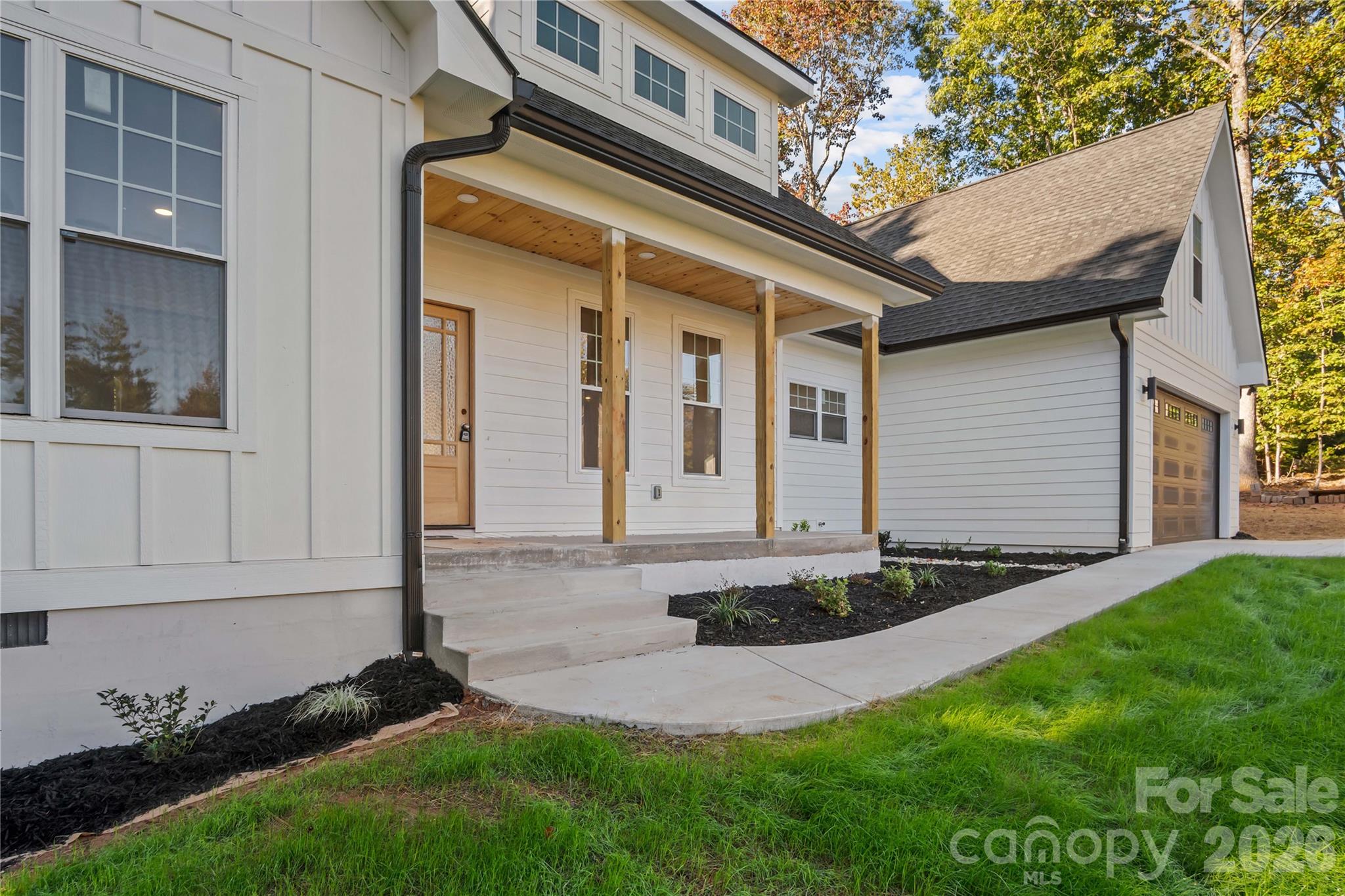 Single Family Residence at 436 Dublin Lane, Columbus, photo 12 of 72